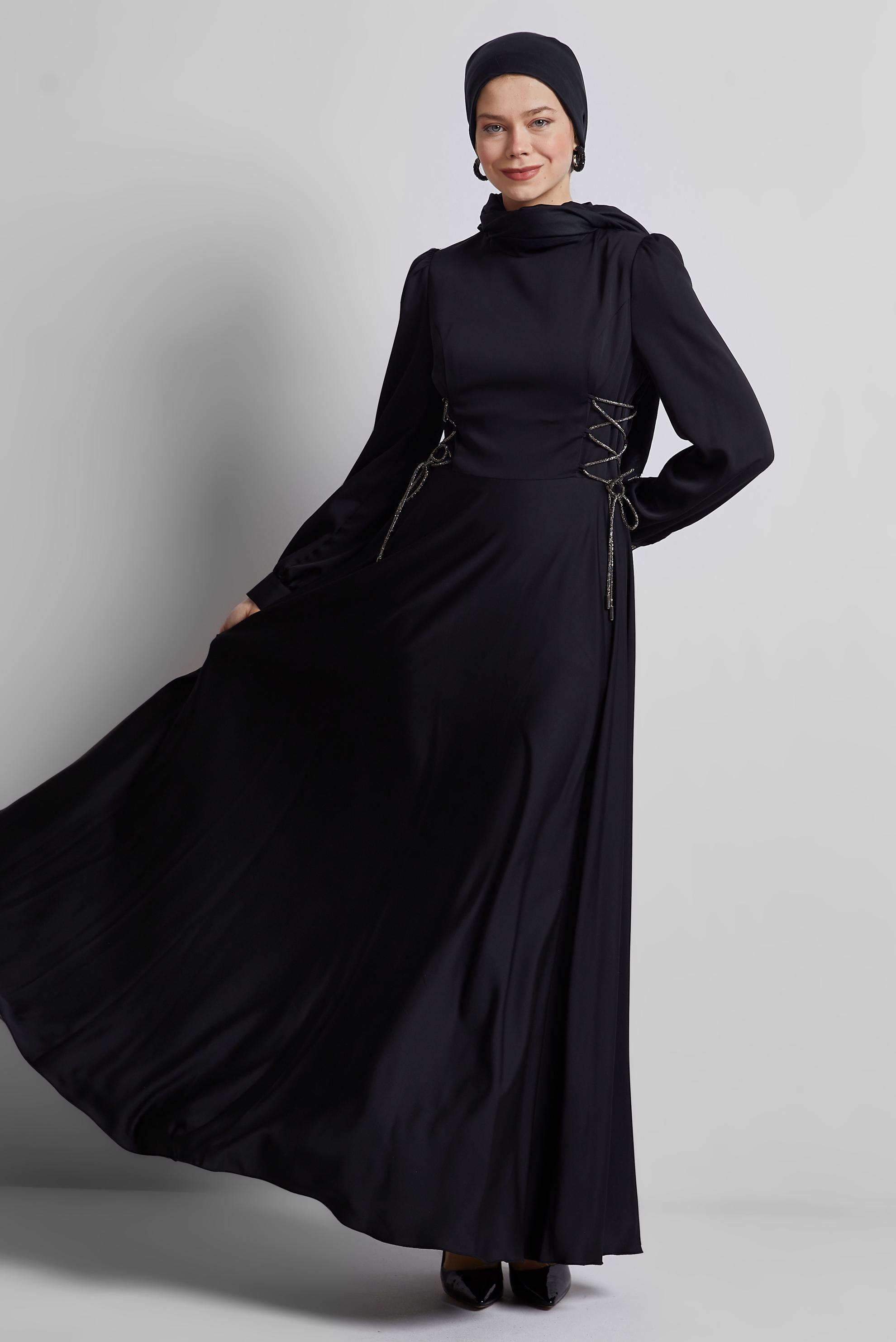Tesettür giyim SİYAH BAĞLAMA DETAYLI ELBİSE 45365
