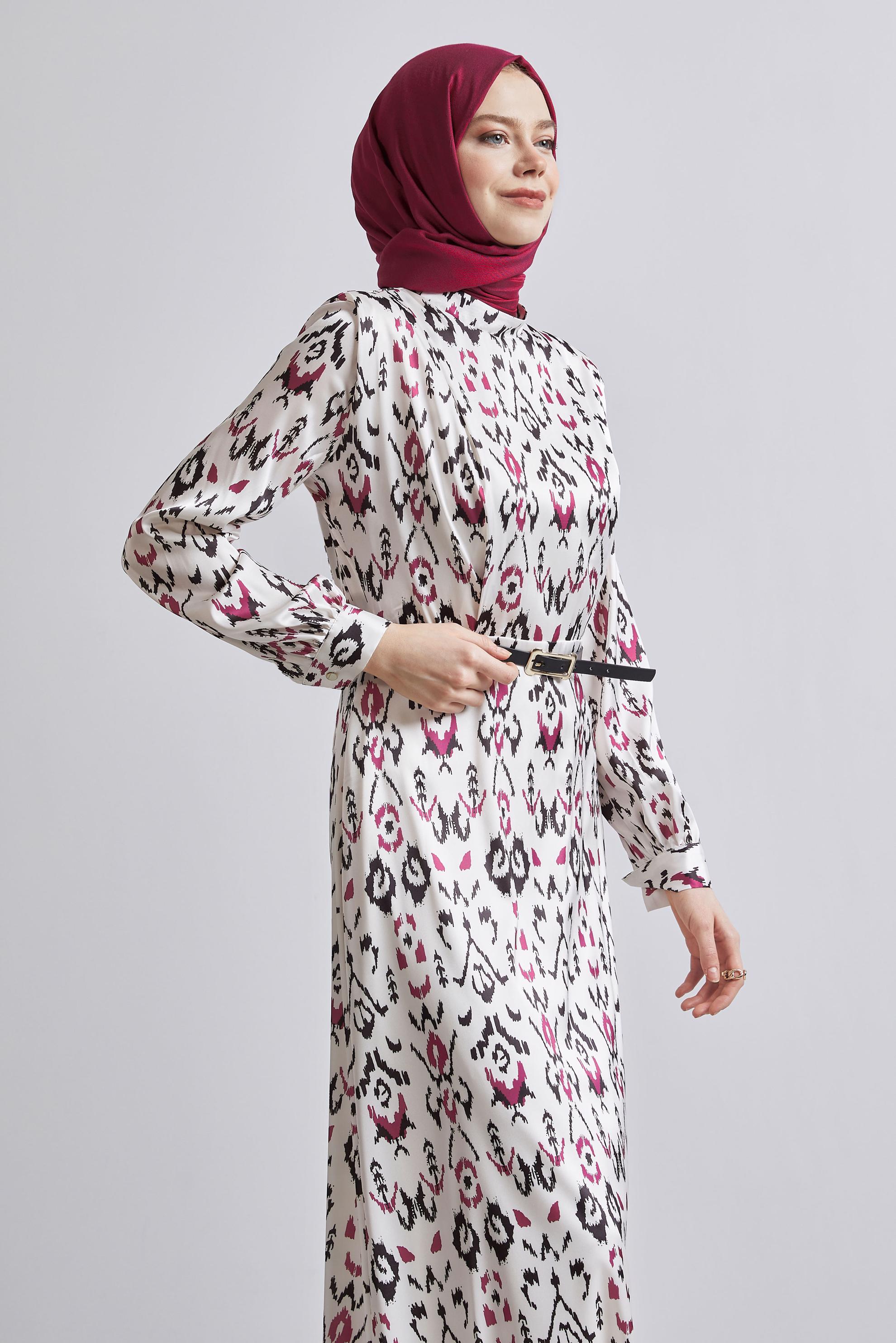 Tesettür giyim BORDO KEMERLİ DESENLİ ELBİSE 45402