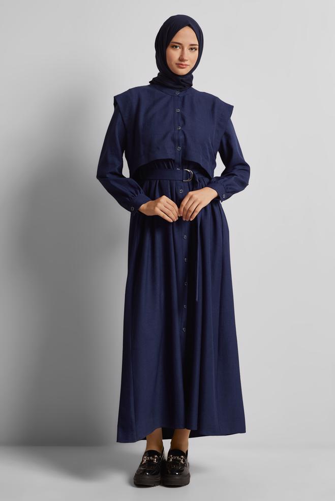 Hijab-Kleidung NAVY BLAU KLEID MIT GÜRTEL 45428 - ALVİNA