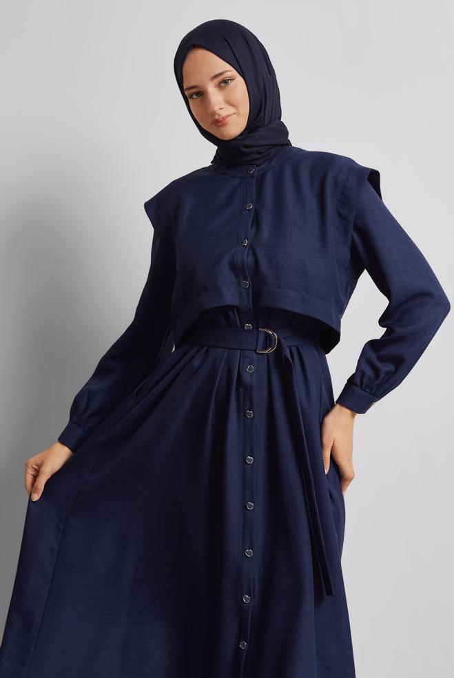 Hijab-Kleidung NAVY BLAU KLEID MIT GÜRTEL 45428 - ALVİNA