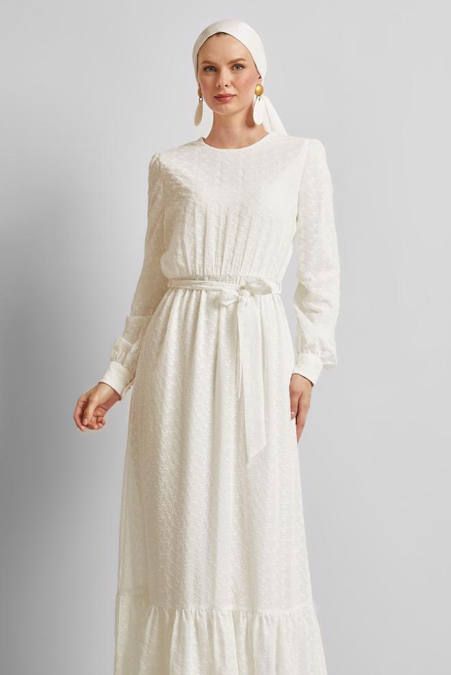 Hijab-Kleidung WEISS CHIFFONKLEID MIT GÜRTEL 45431 - ALVİNA