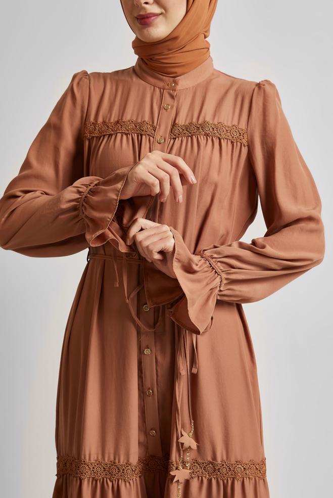 Hijab-Kleidung BRAUN GEBUNDENES KLEID 45434 - ALVİNA