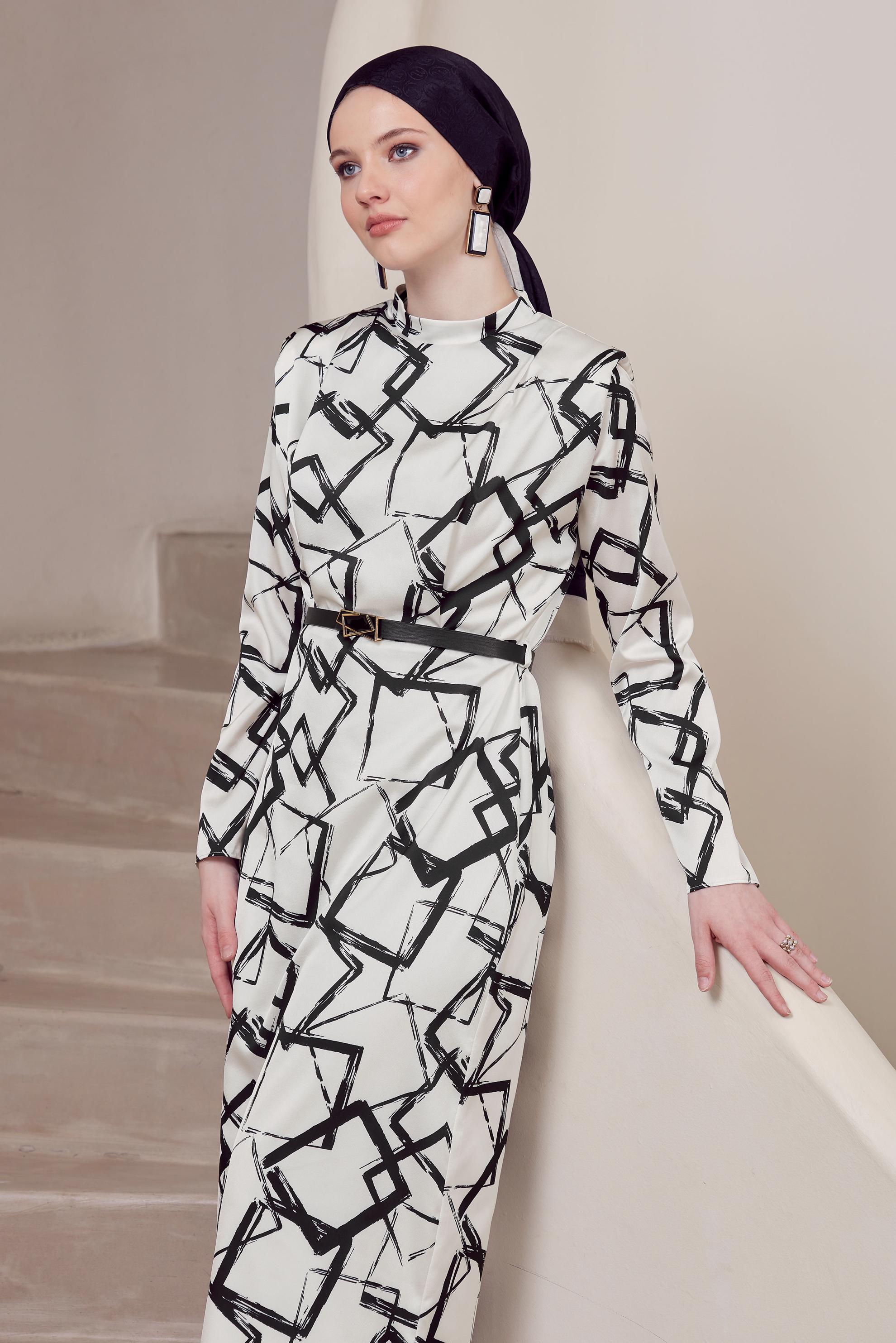 Tesettür giyim BEJ KEMERLİ SATEN ELBİSE 45447