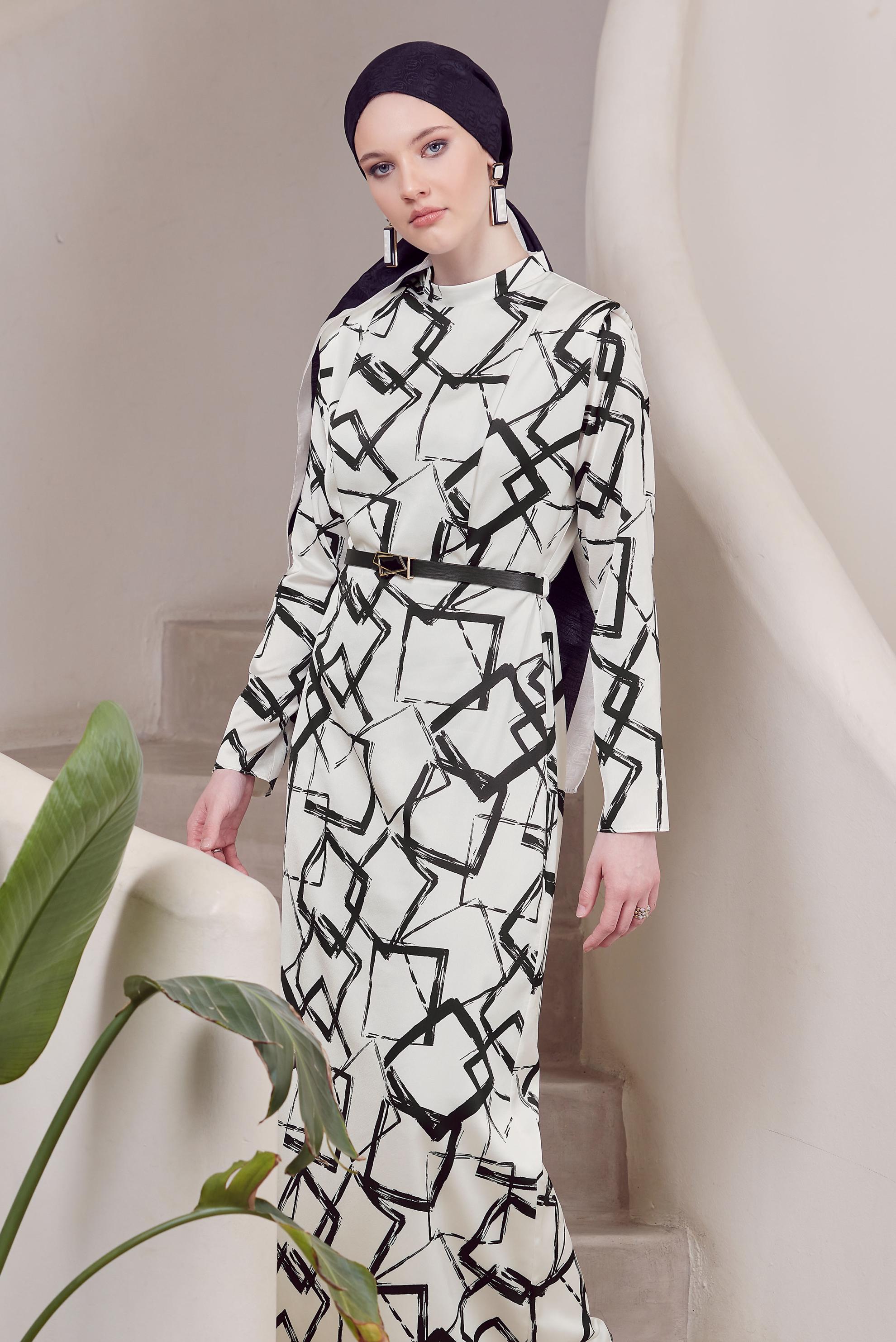 Tesettür giyim BEJ KEMERLİ SATEN ELBİSE 45447