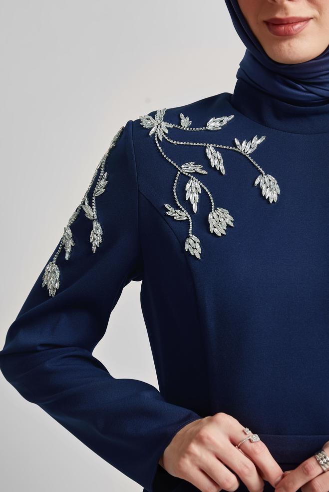 Hijab-Kleidung NAVY BLAU KLEID MIT EDELSTEINSTICKUNG 45448 - ALVİNA