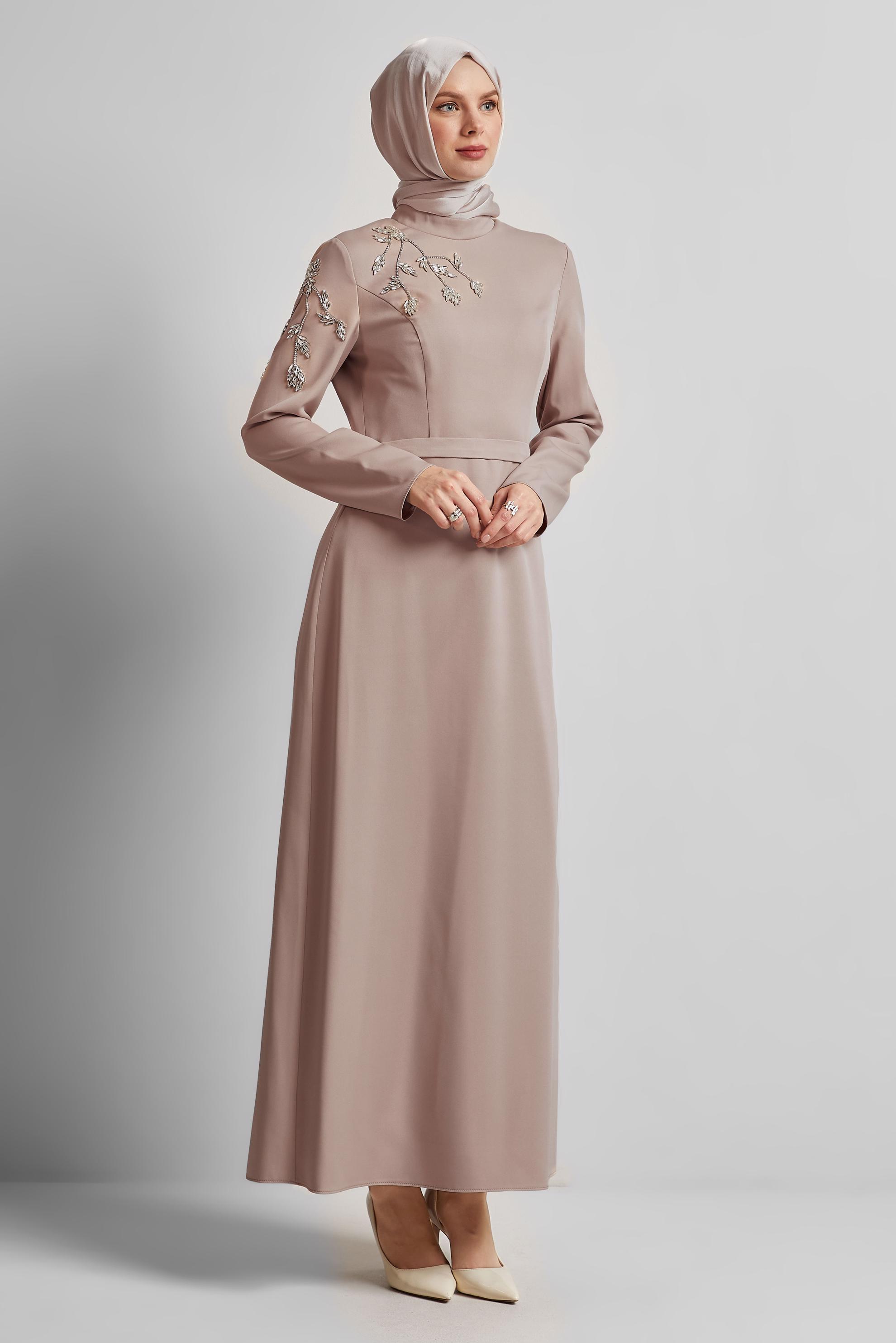 Tesettür giyim KUM TAŞ BASKILI ELBİSE 45448