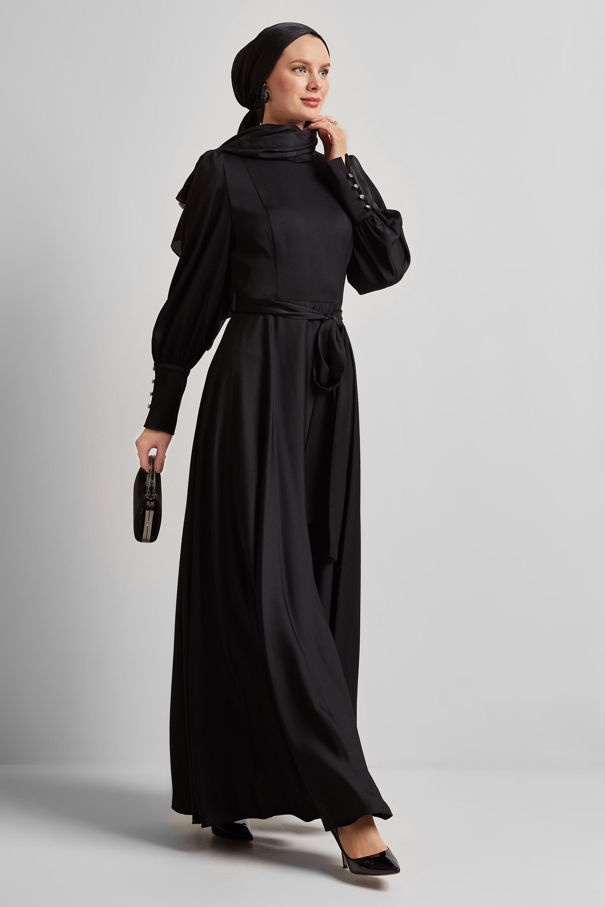 Tesettür giyim SİYAH KUŞAKLI SATEN KREP ELBİSE 45523