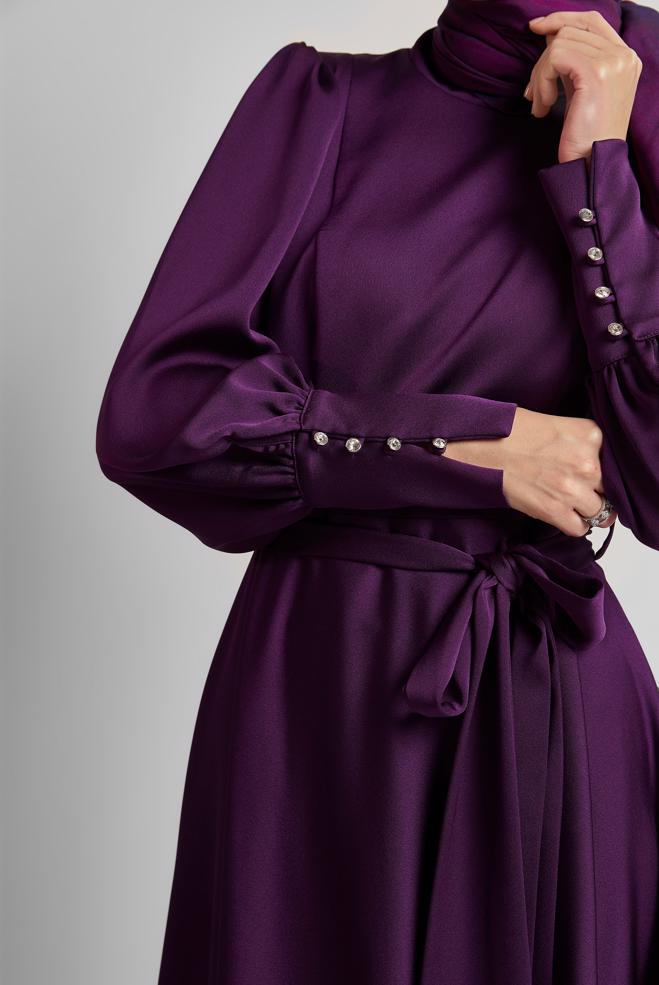 Hijab-Kleidung LILA SATINKLEID MIT GÜRTEL 45523 - ALVİNA