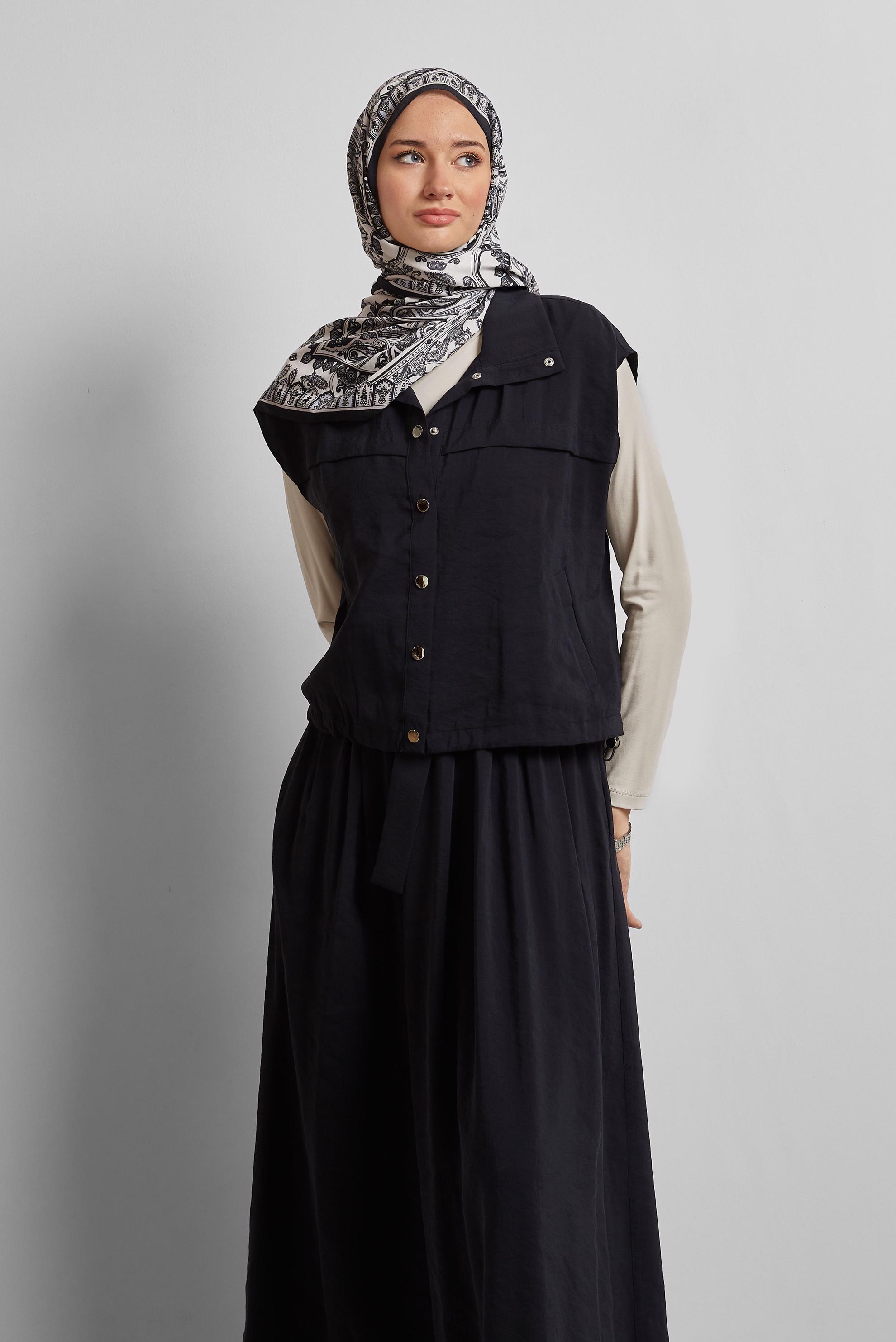 Vêtements hijab NOIR COSTUME AVEC GILET 45524
