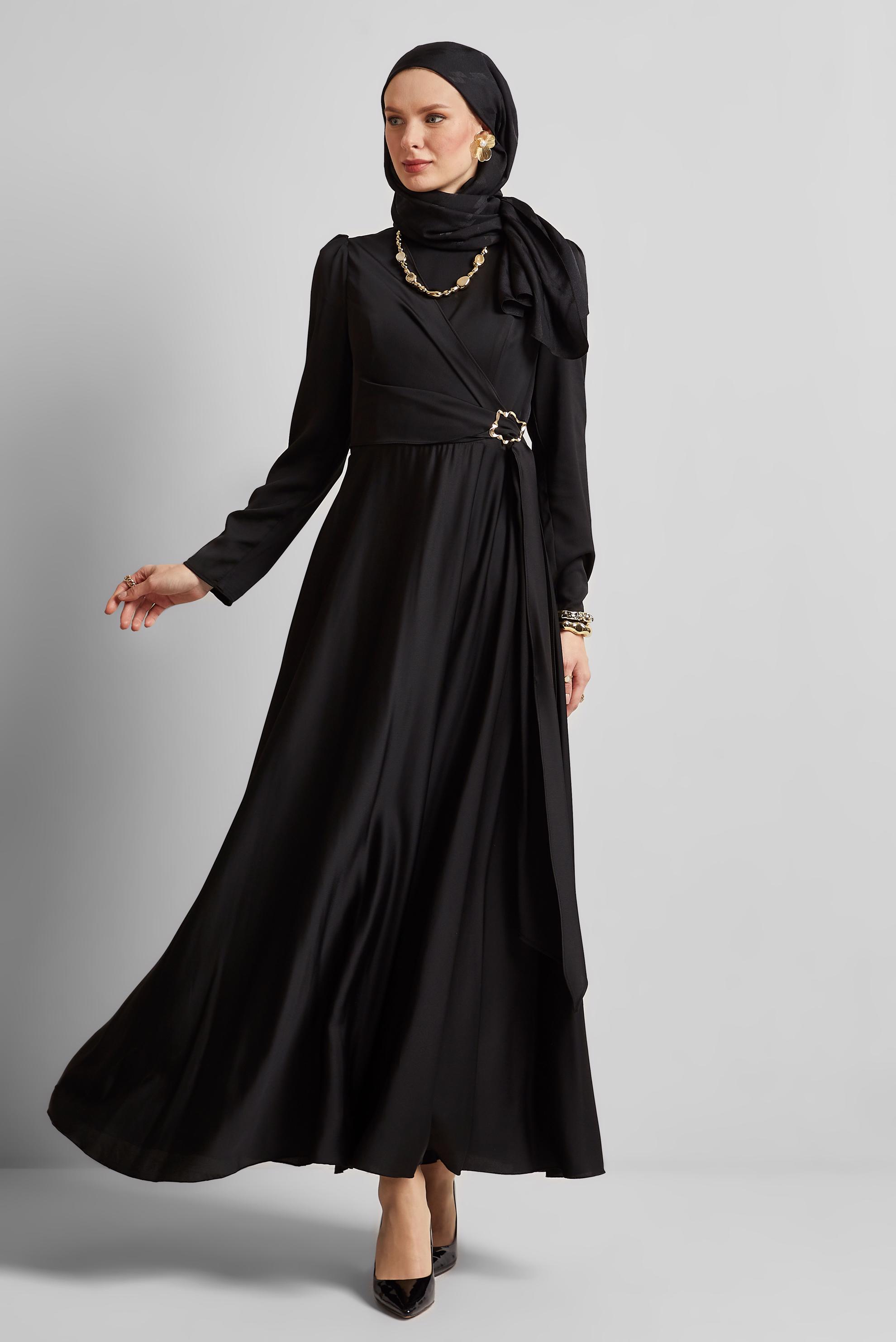 Tesettür giyim SİYAH KEMERLİ SATEN ELBİSE 45527