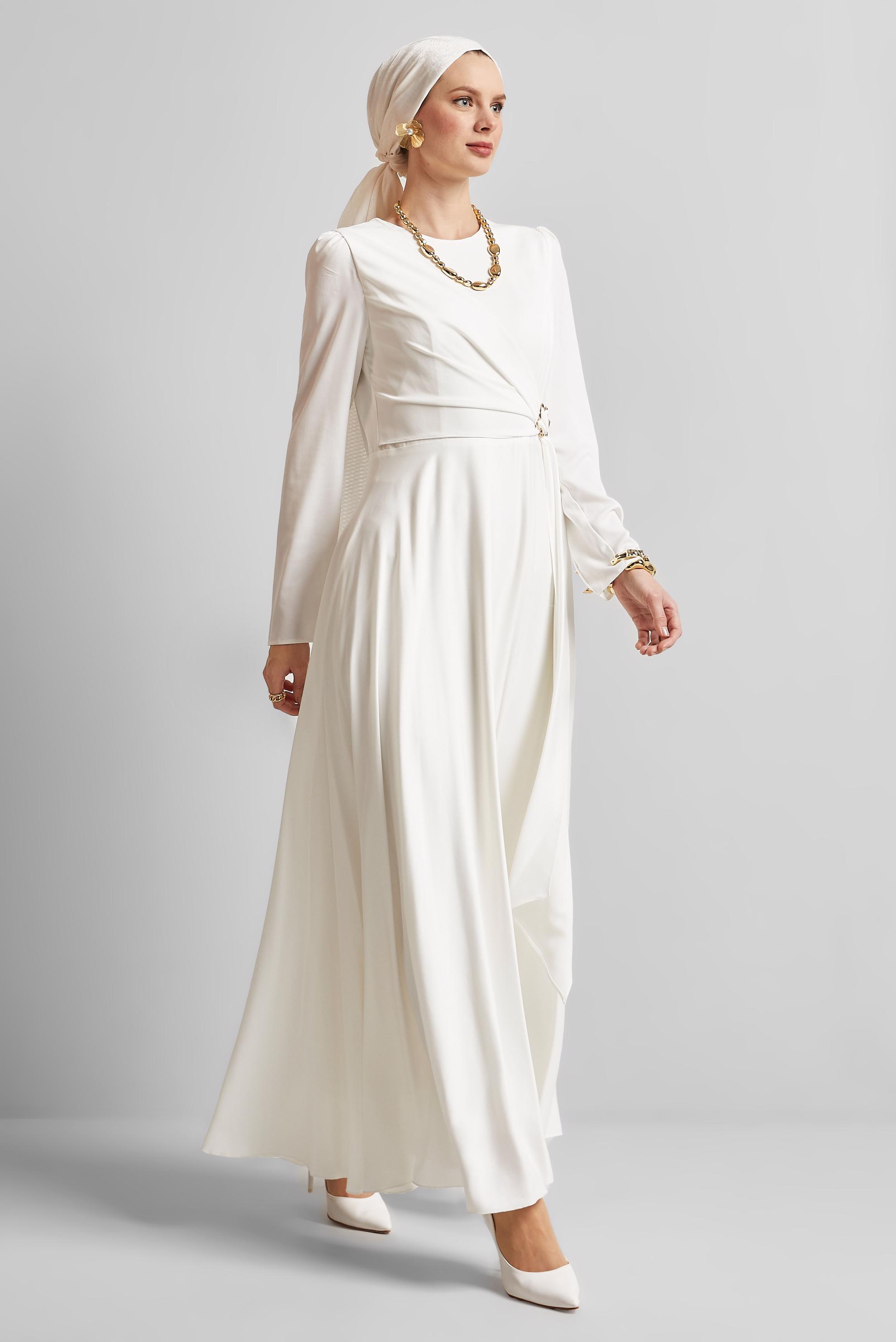 Tesettür giyim BEYAZ KEMERLİ SATEN ELBİSE 45527