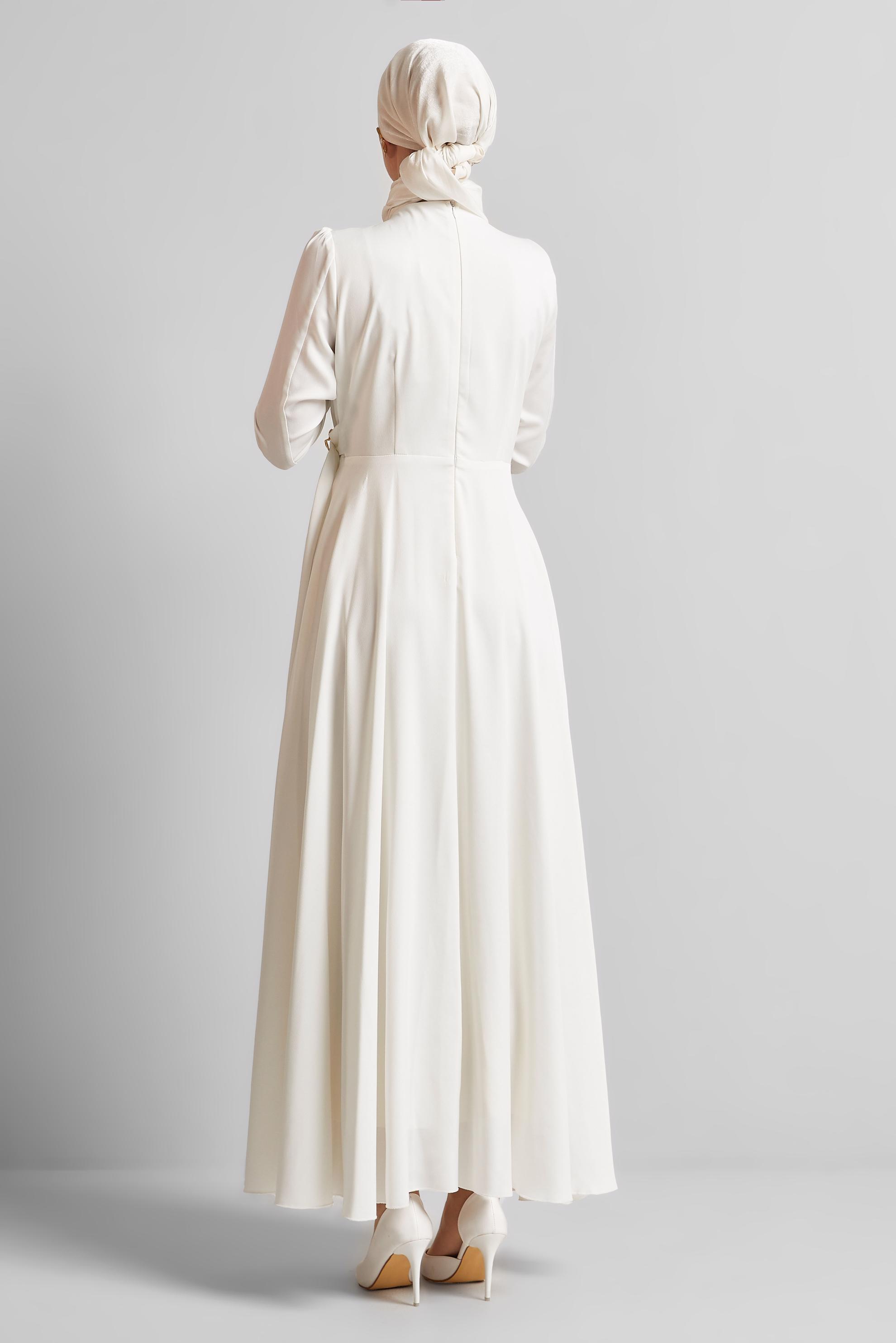 Tesettür giyim BEYAZ KEMERLİ SATEN ELBİSE 45527