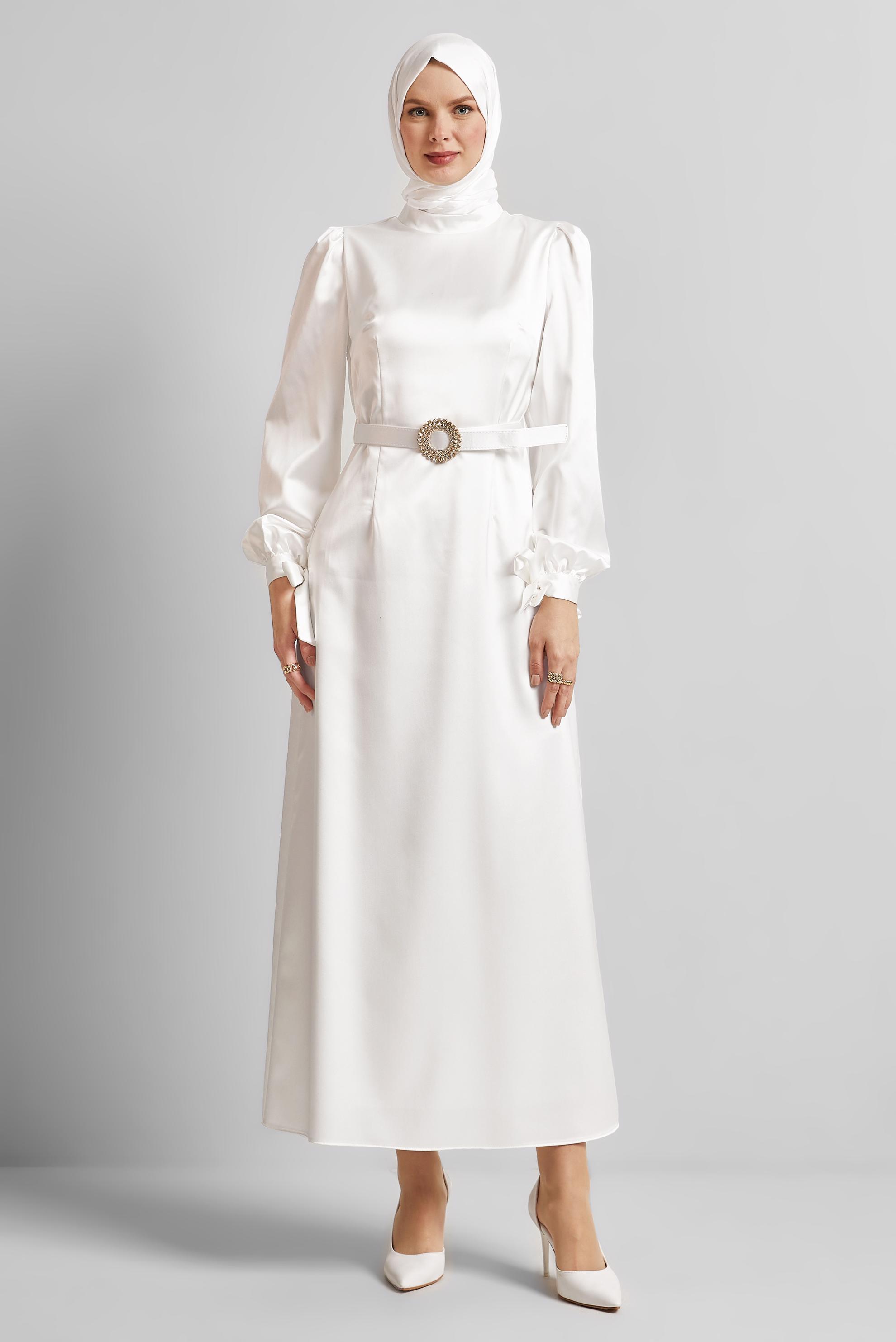Tesettür giyim BEYAZ KEMERLİ SATEN ELBİSE 45551