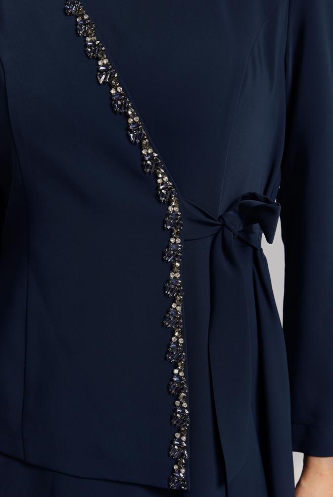 Hijab-Kleidung NAVY BLAU KLEID MIT SCHMUCKSTEIN 45557 - ALVİNA