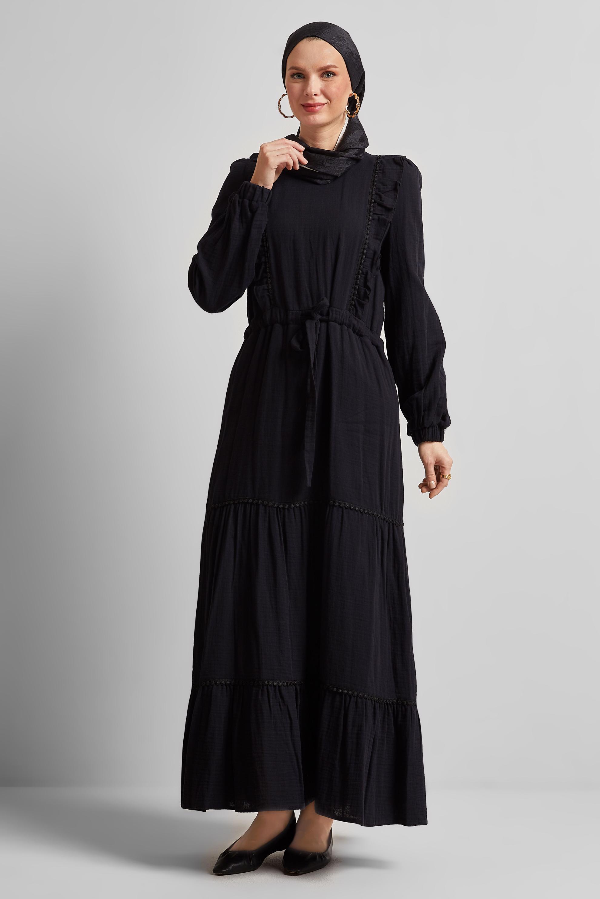 Tesettür giyim SİYAH FIRFIR DETAYLI MÜSLİN ELBİSE 45559