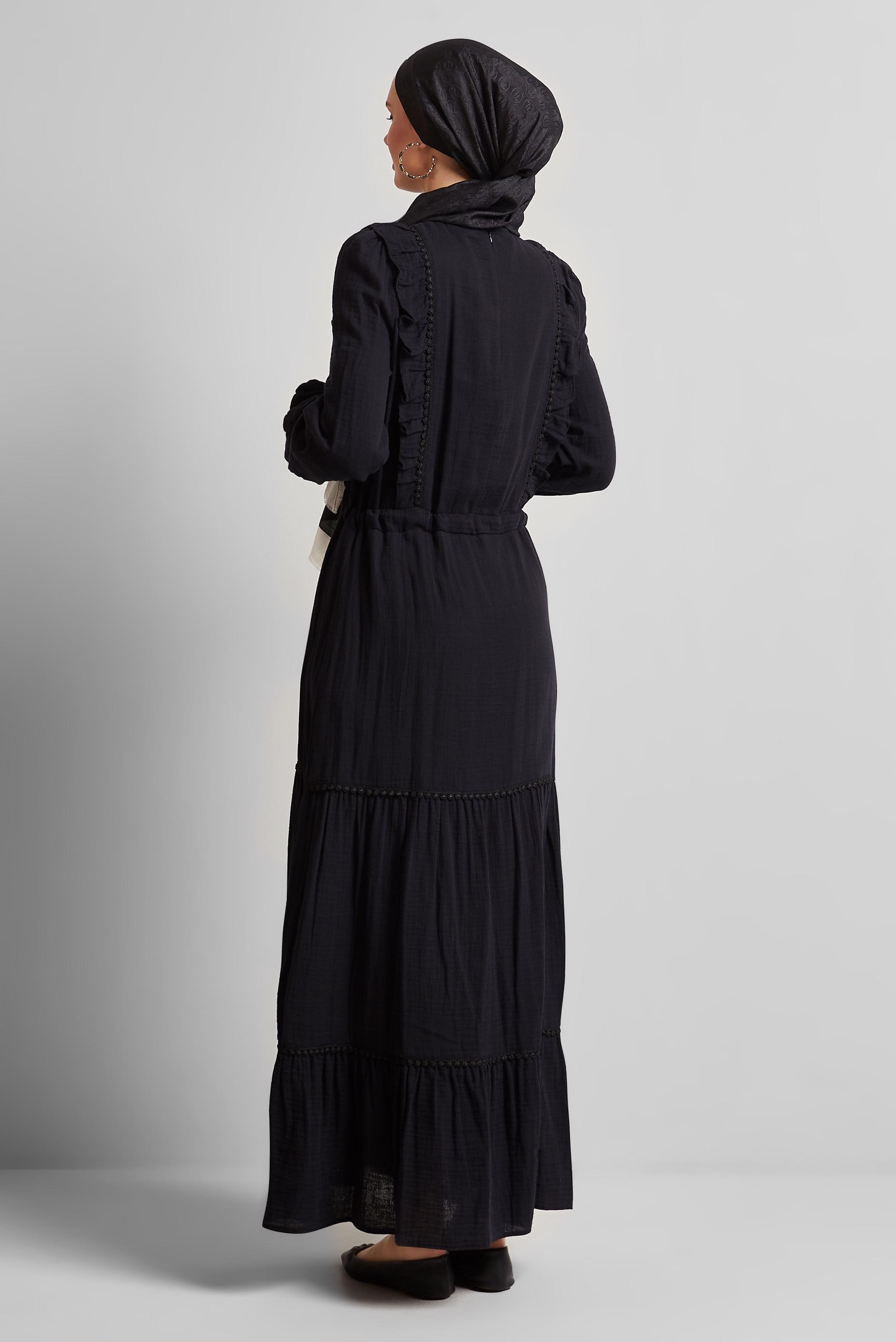 Tesettür giyim SİYAH FIRFIR DETAYLI MÜSLİN ELBİSE 45559