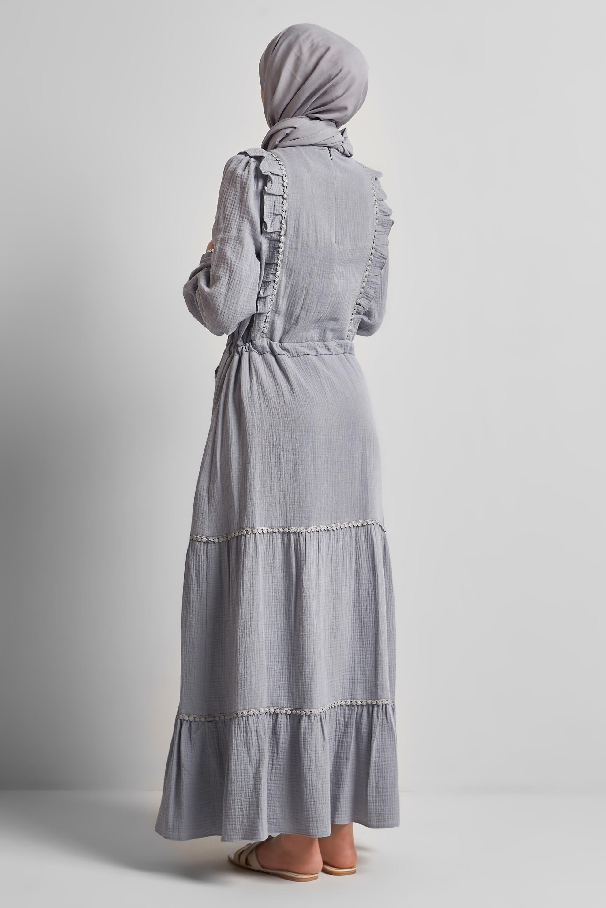 Tesettür giyim GRİ FIRFIR DETAYLI MÜSLİN ELBİSE 45559