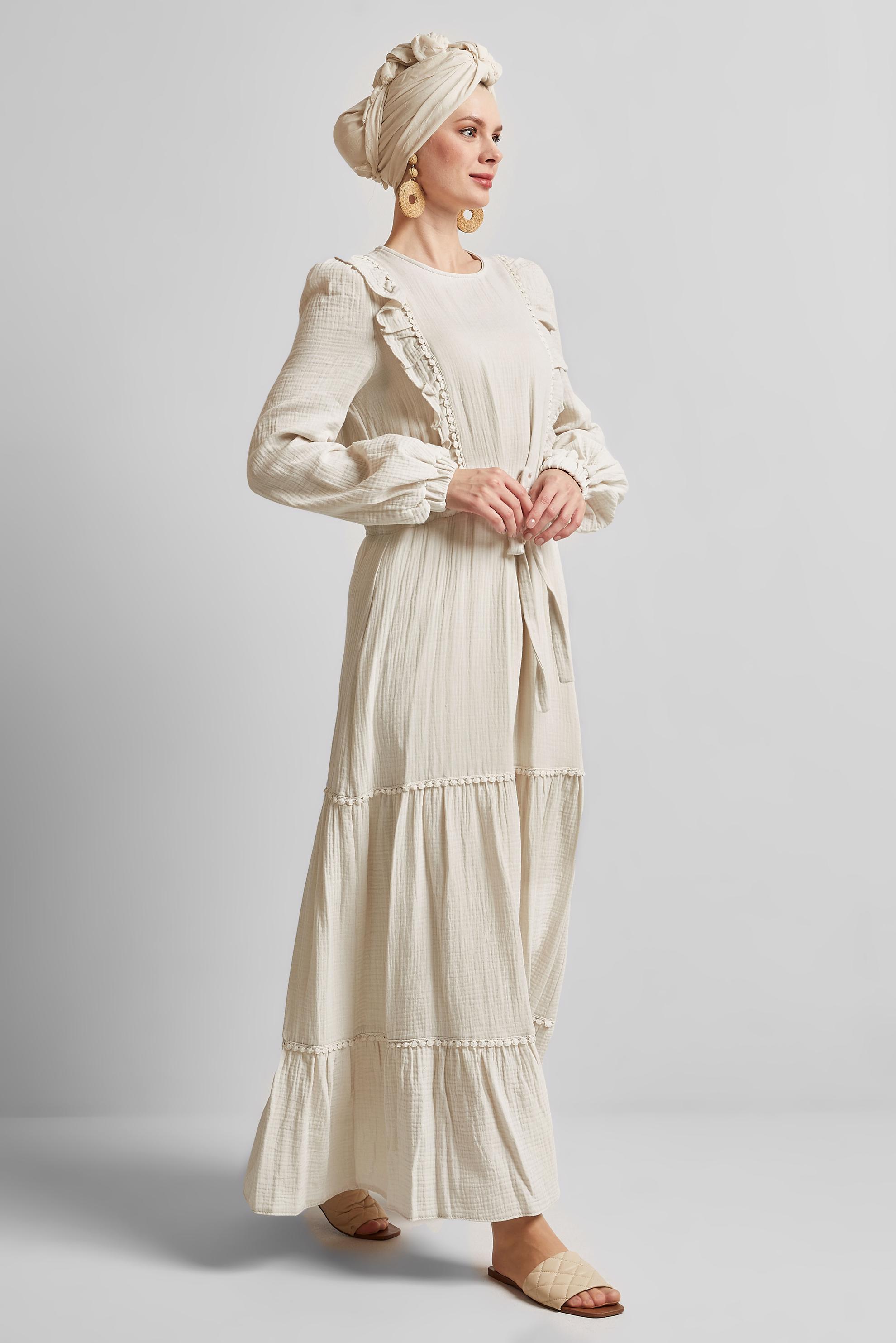 Tesettür giyim EKRU FIRFIR DETAYLI MÜSLİN ELBİSE 45559