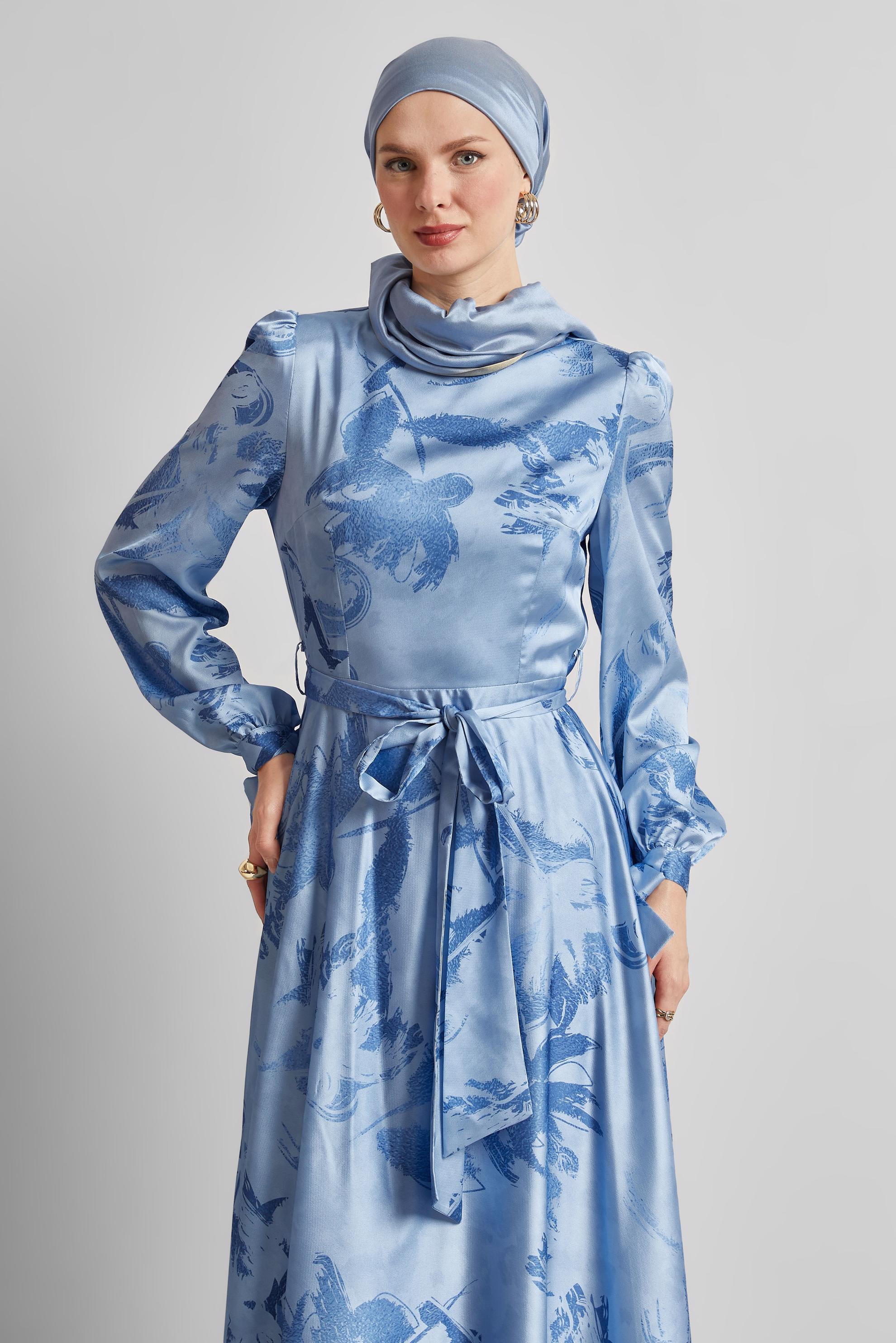 Tesettür giyim MAVİ KUŞAKLI SATEN ELBİSE 45568