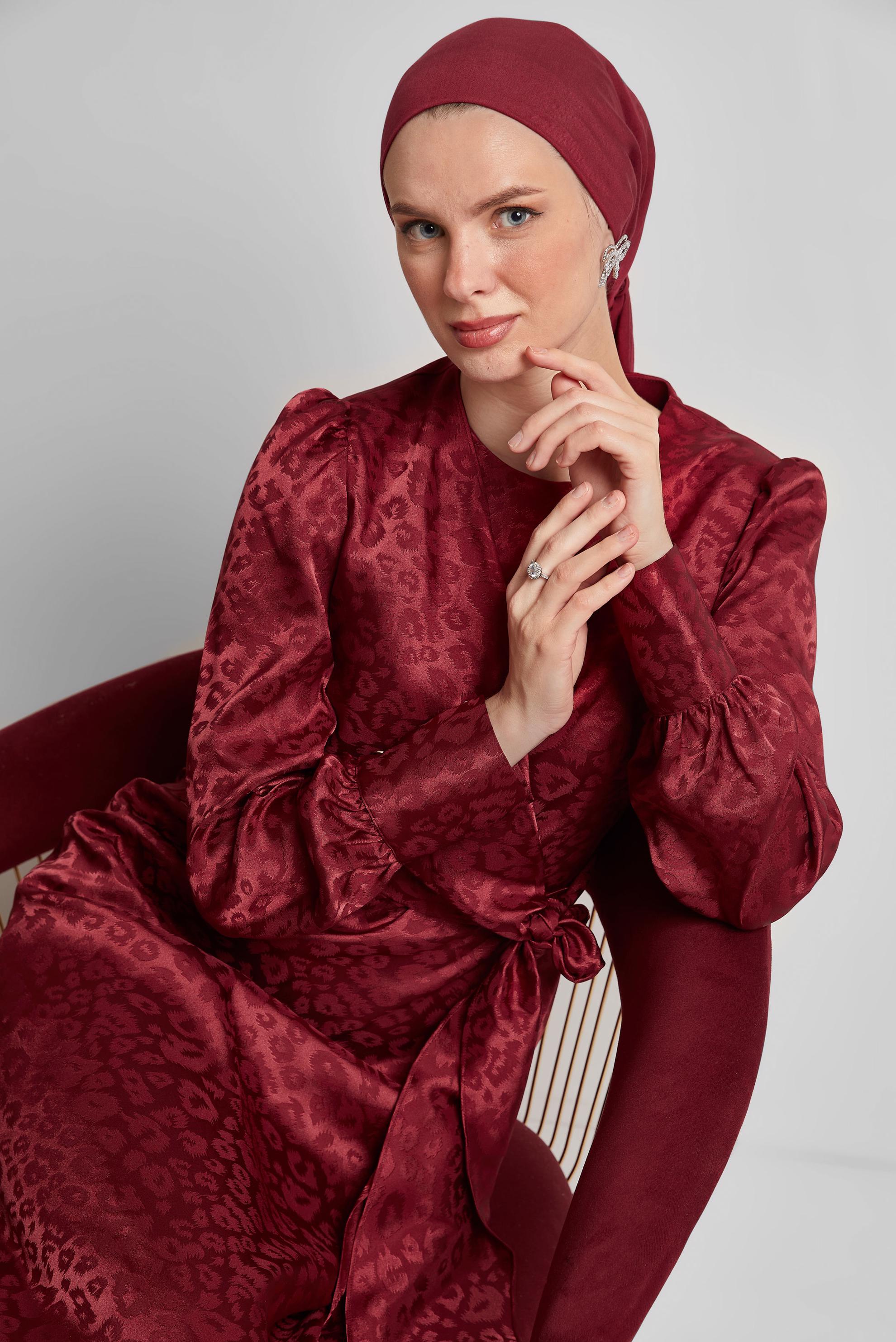 Tesettür giyim BORDO SATEN JAKAR ELBİSE 45578