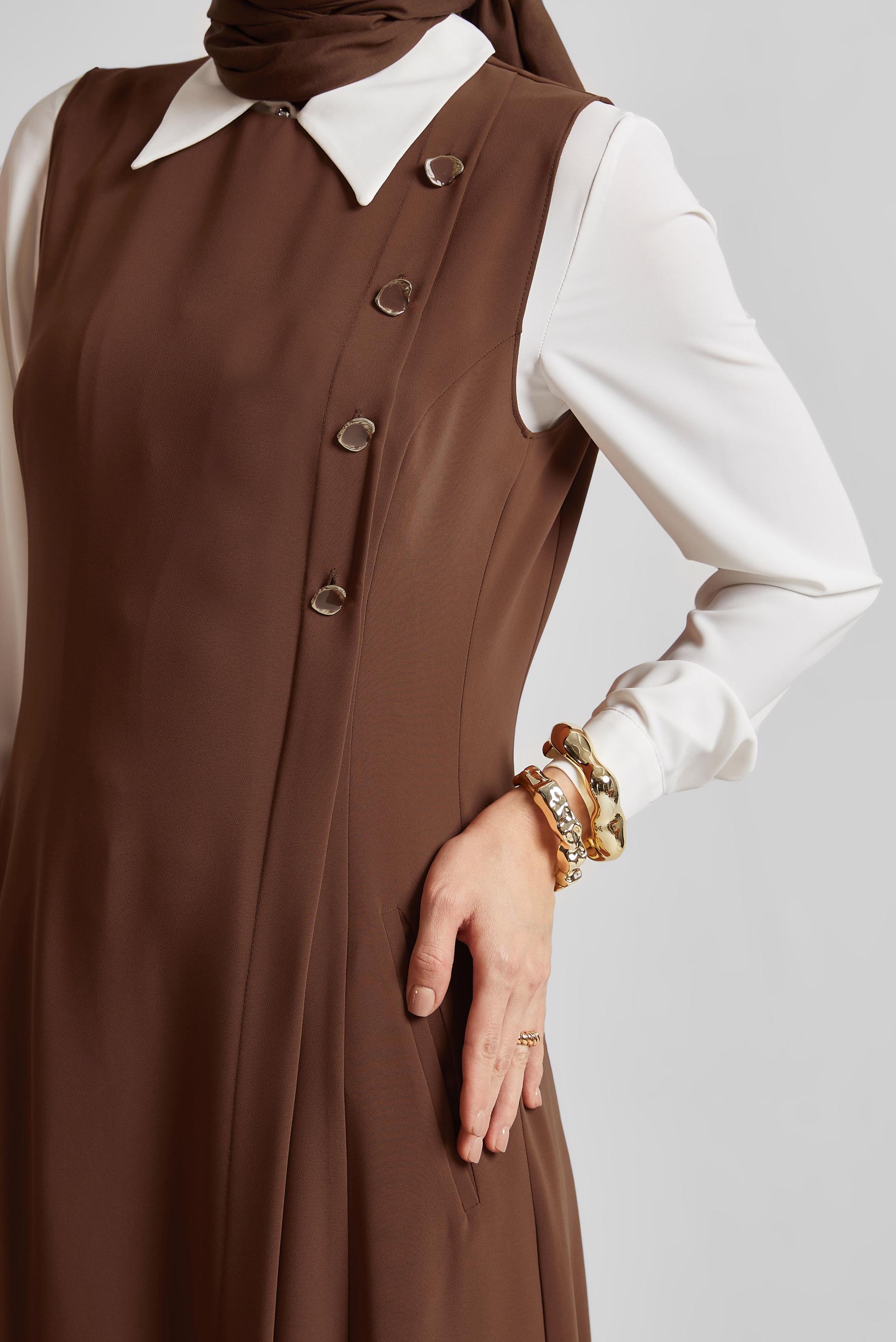 Tesettür giyim KAHVE DÜĞME DETAYLI JİLE ELBİSE 45596