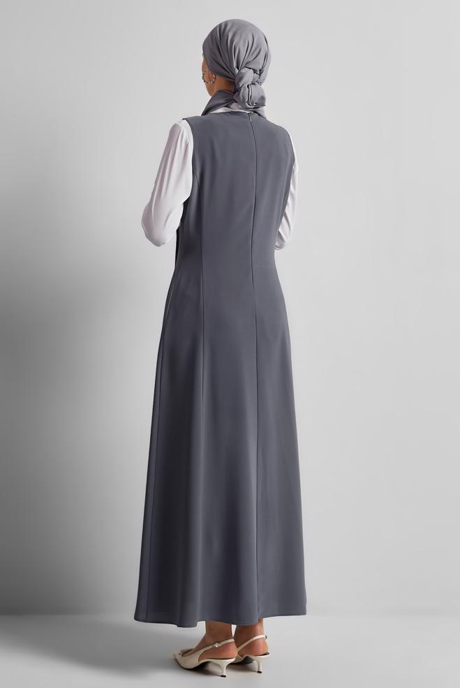 Hijab-Kleidung GRAU TRÄGERKLEID MIT KNOPFDETAIL 45596 - ALVİNA