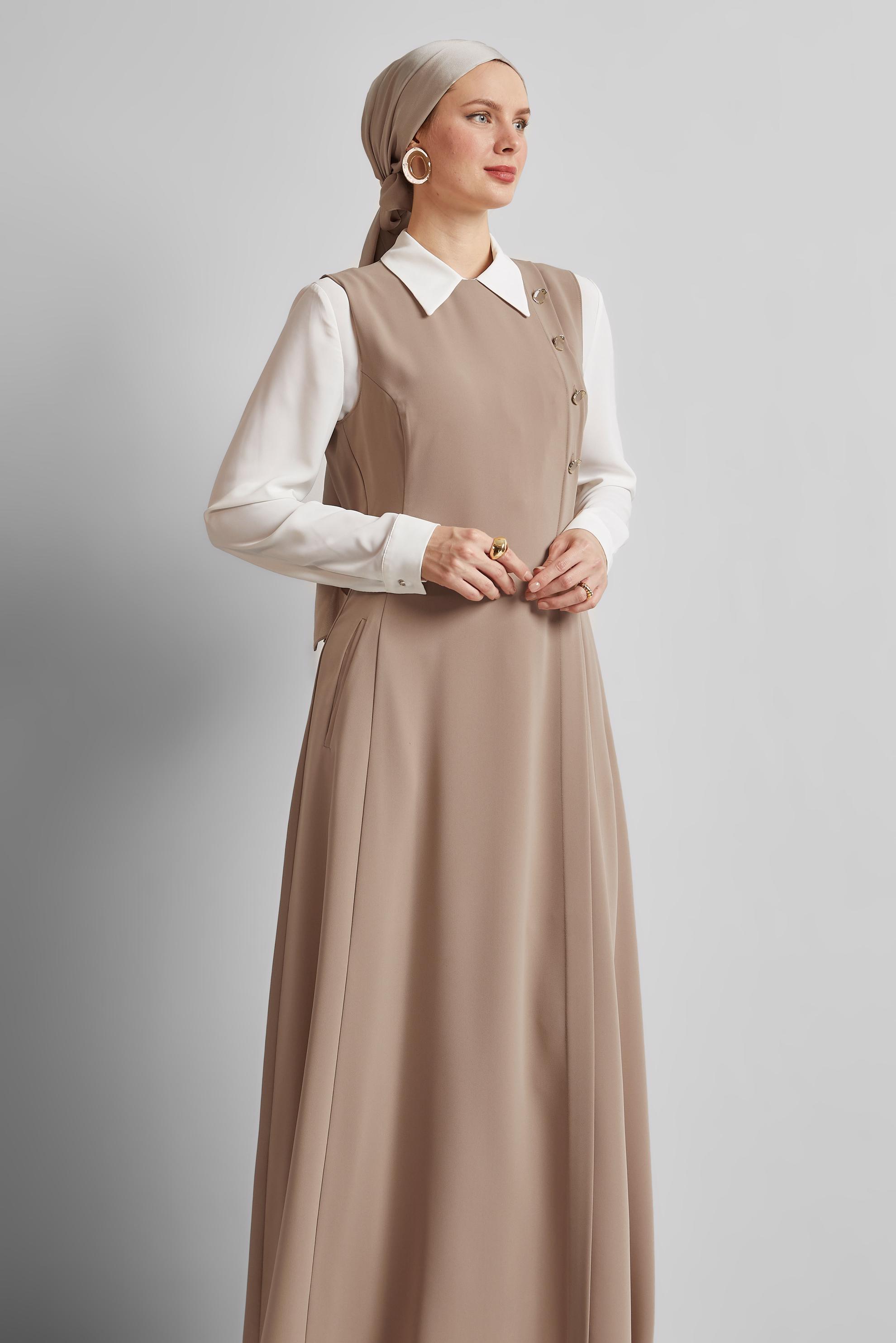 Tesettür giyim VİZON DÜĞME DETAYLI JİLE ELBİSE 45596