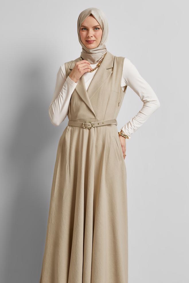 Hijab-Kleidung BEIGE TRÄGERKLEID MIT GÜRTEL 45638 - ALVİNA