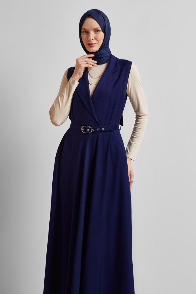 Hijab-Kleidung NAVY BLAU TRÄGERKLEID MIT GÜRTEL 45638 - ALVİNA