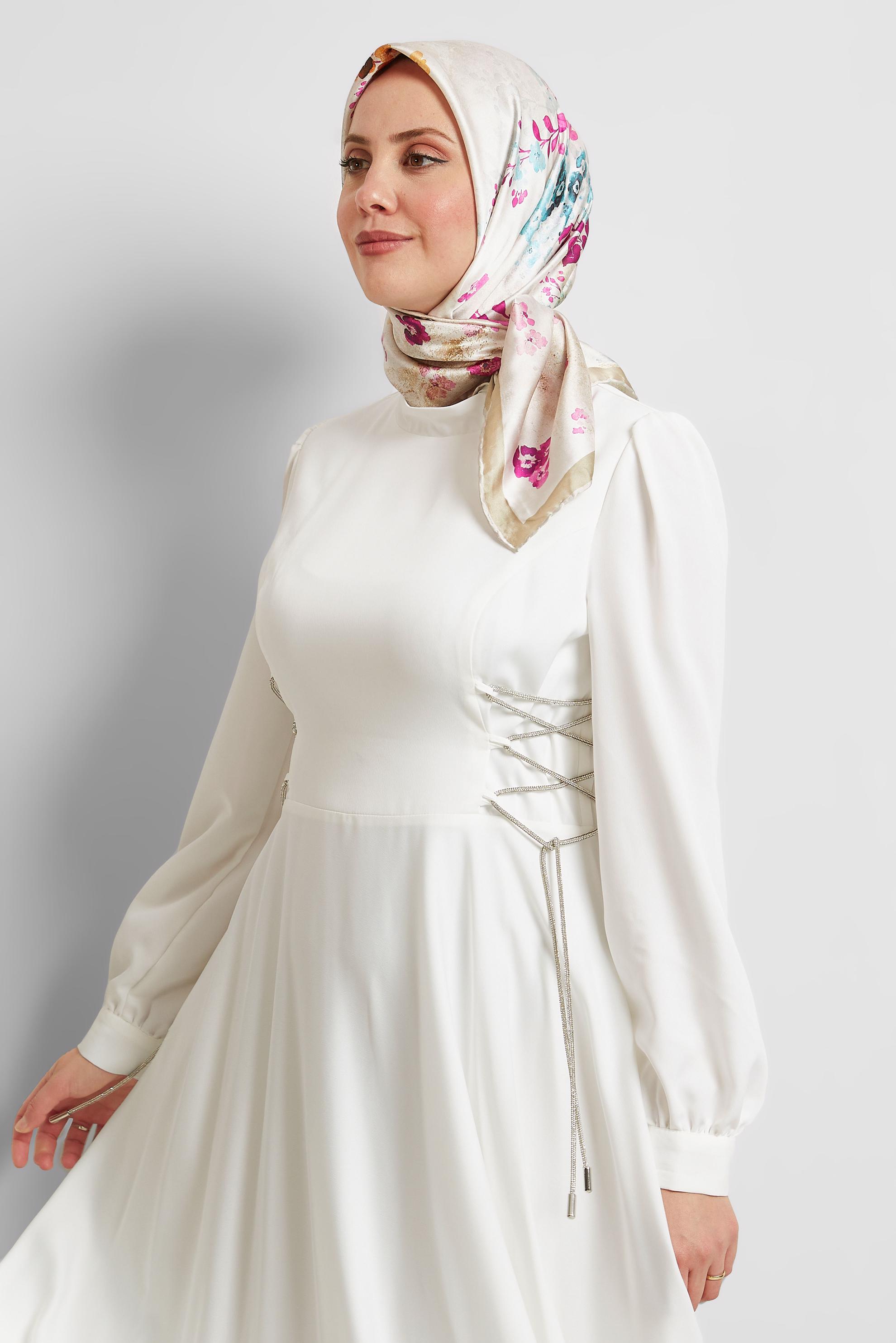 Tesettür giyim BEJ ALVİNA DESENLİ EŞARP 8523