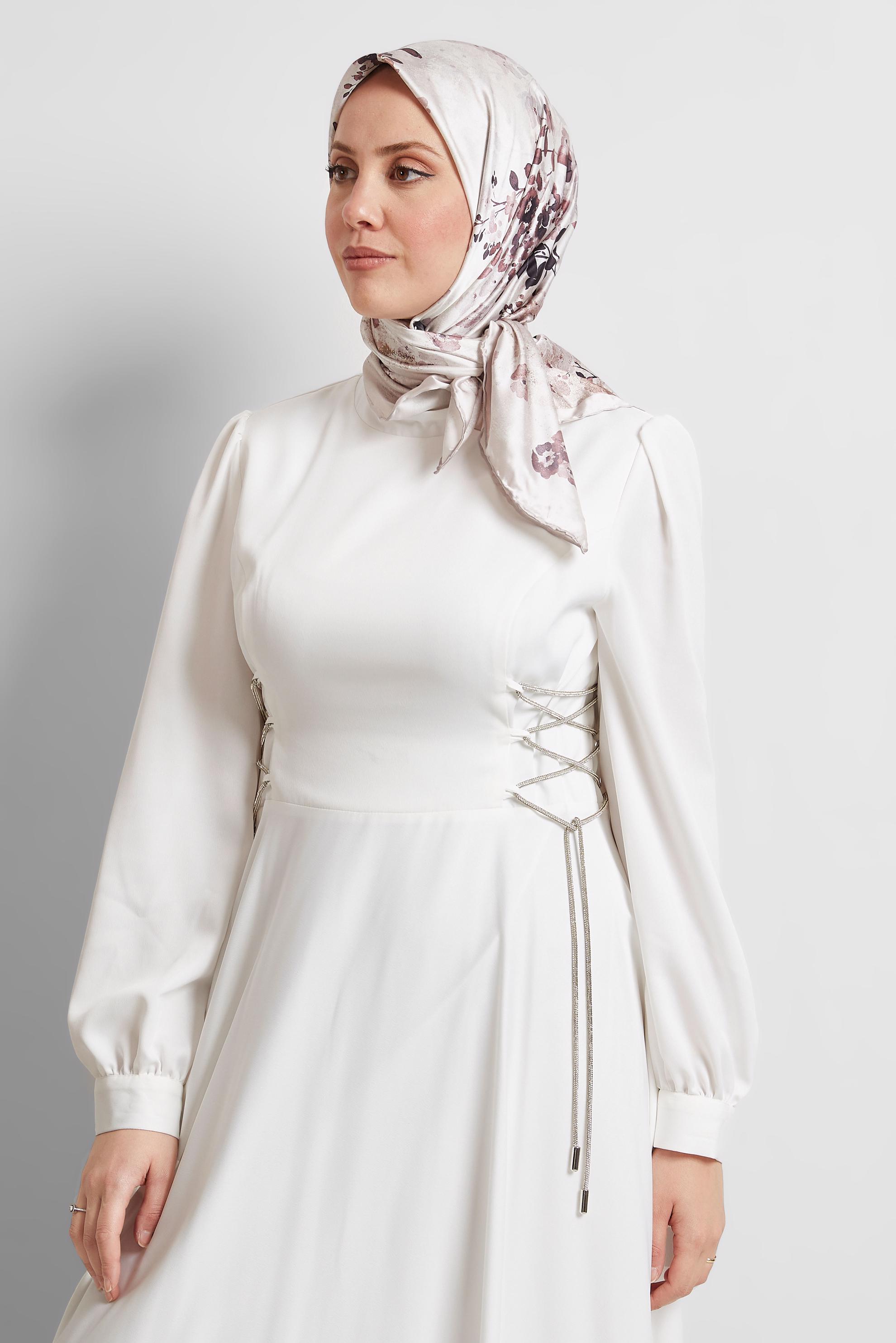 Tesettür giyim BEJ ALVİNA DESENLİ EŞARP 8523