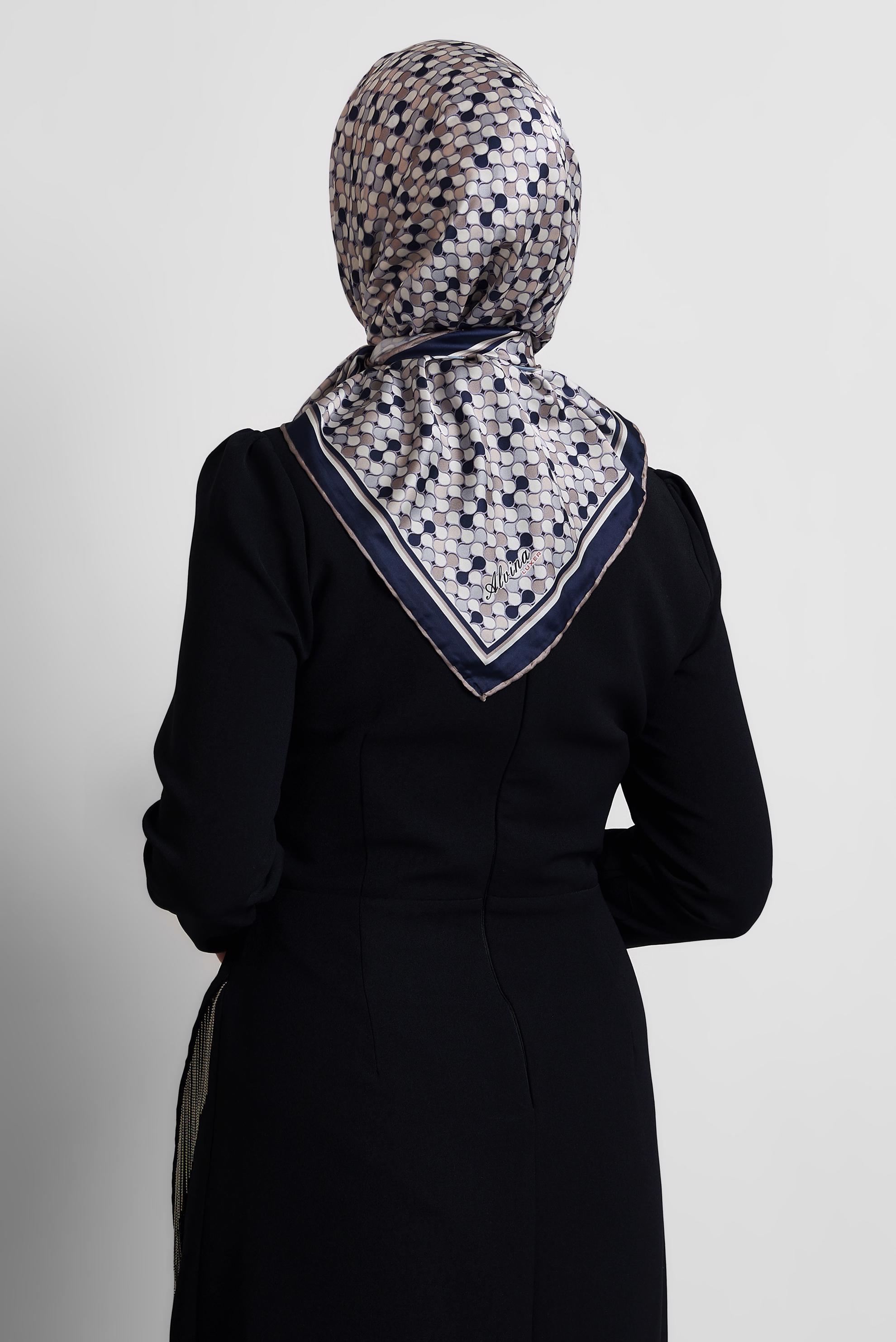 Tesettür giyim VİZON ALVİNA DESENLİ EŞARP 8524