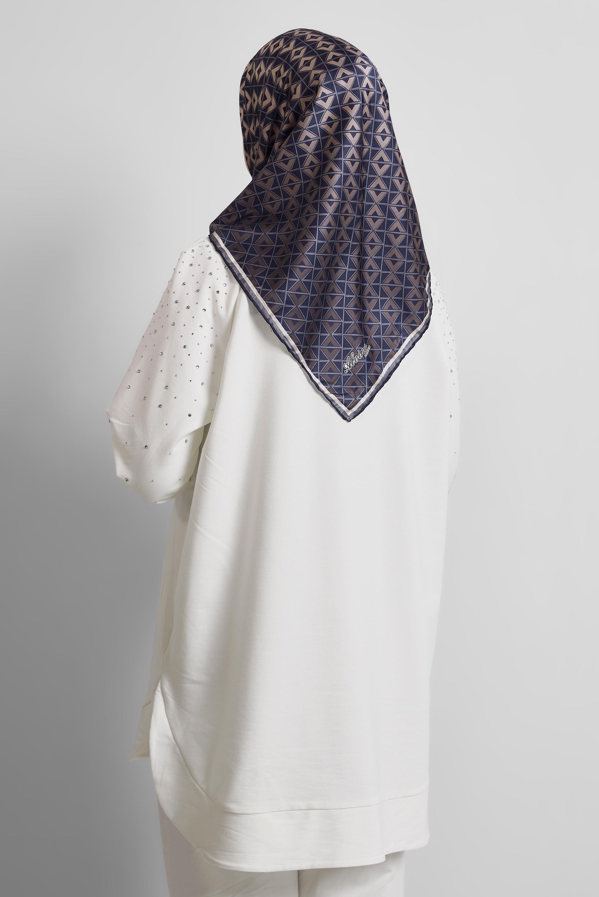 Tesettür giyim LACİVERT ALVİNA DESENLİ EŞARP 8525