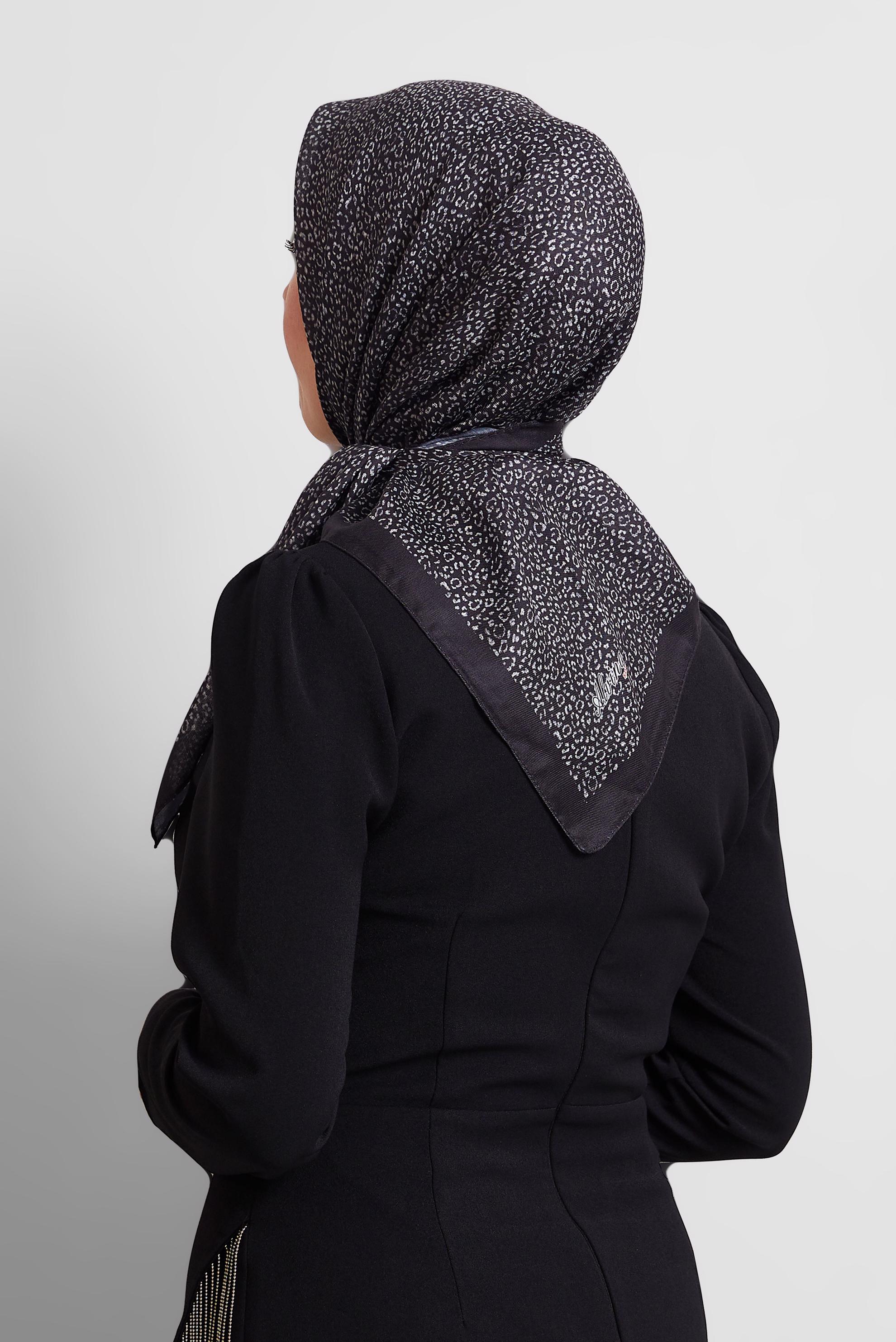 Tesettür giyim SİYAH ALVİNA DESENLİ EŞARP 8526