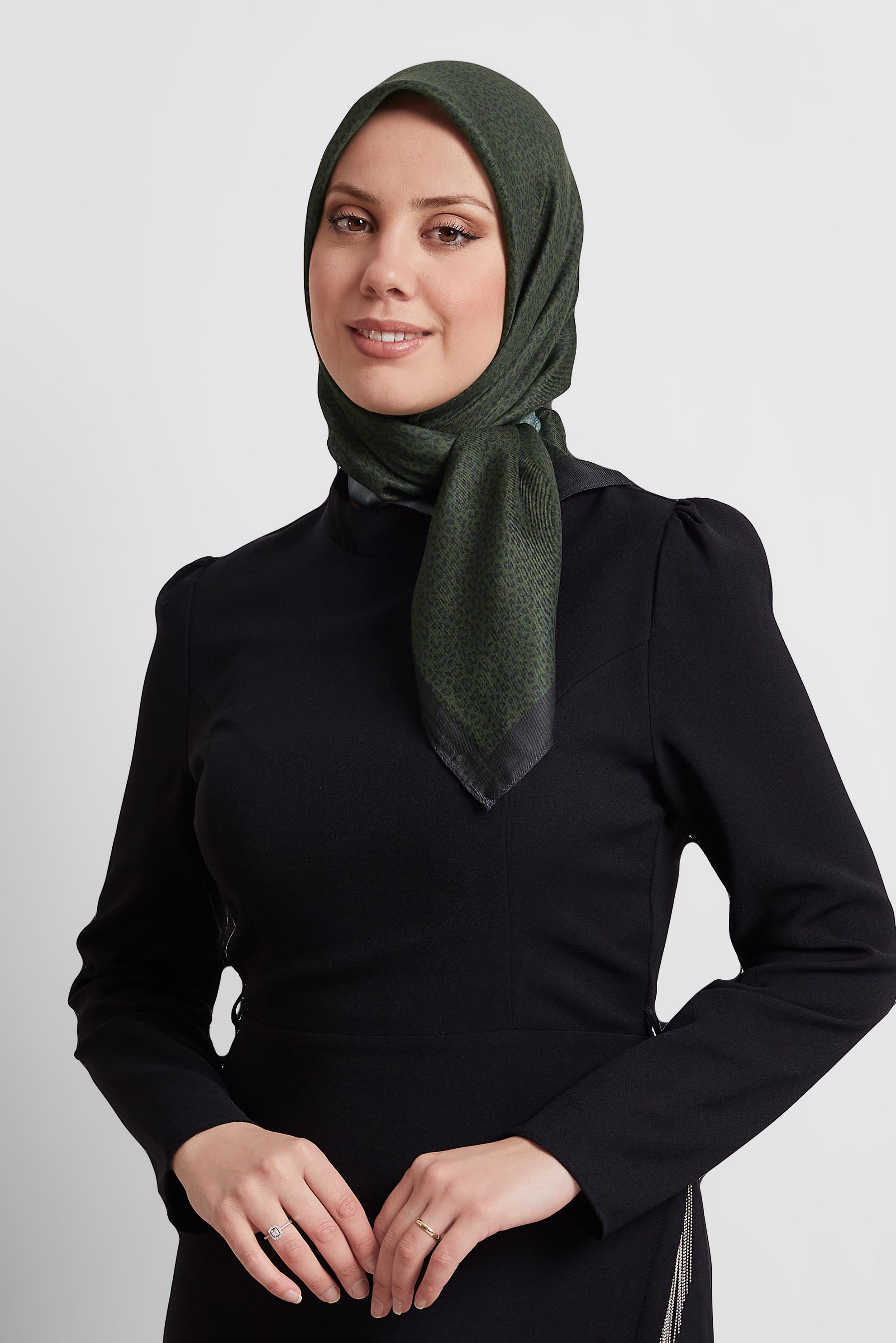 Tesettür giyim HAKİ ALVİNA DESENLİ EŞARP 8526