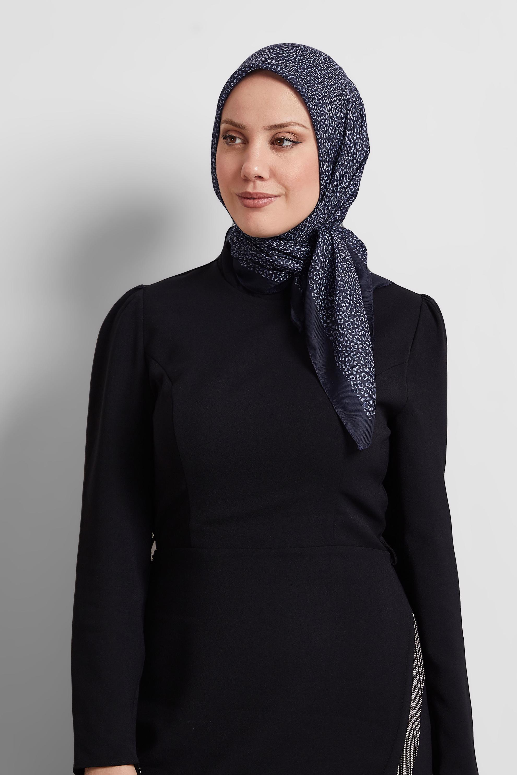 Tesettür giyim LACİVERT ALVİNA DESENLİ EŞARP 8526