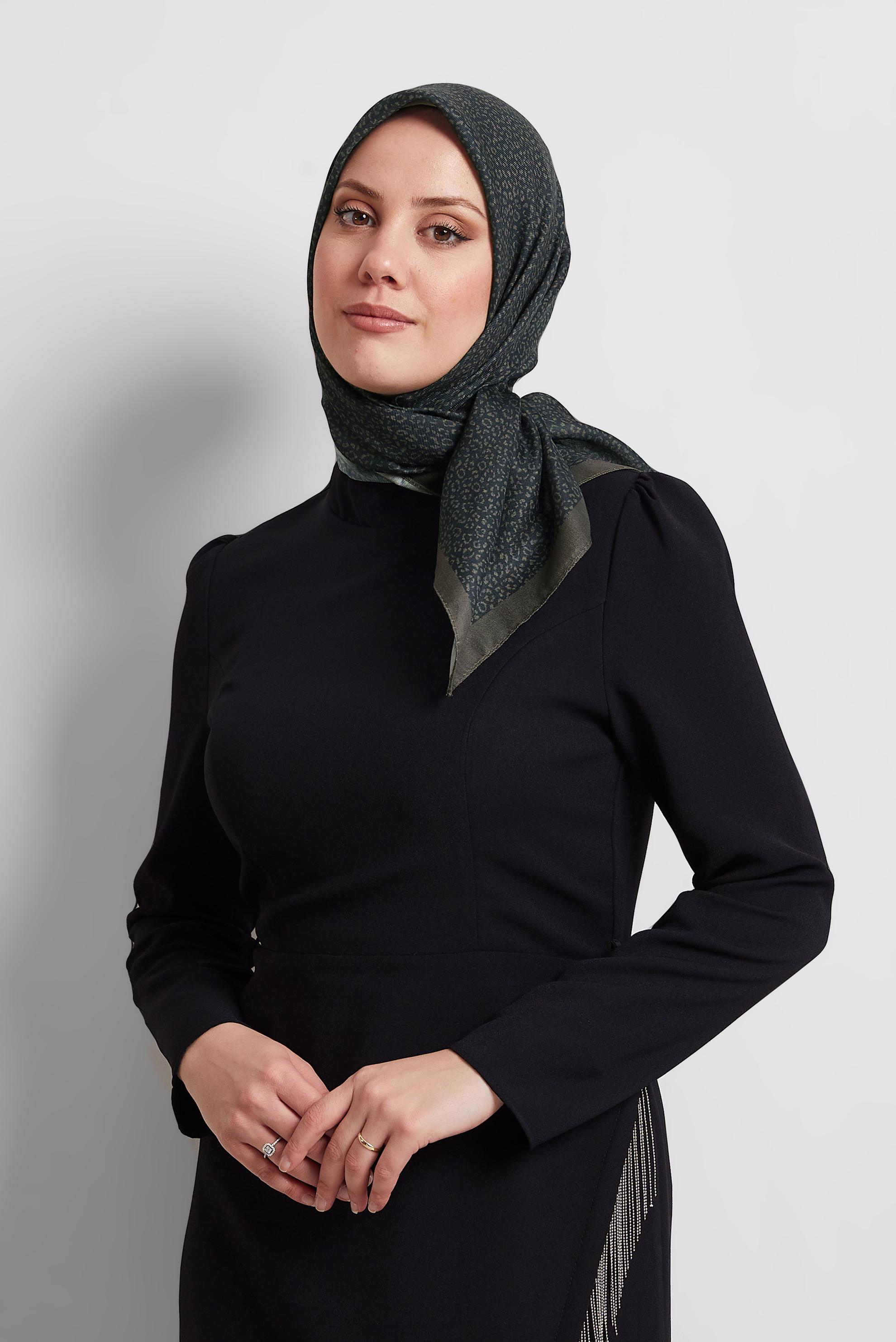 Tesettür giyim GRİ ALVİNA DESENLİ EŞARP 8526