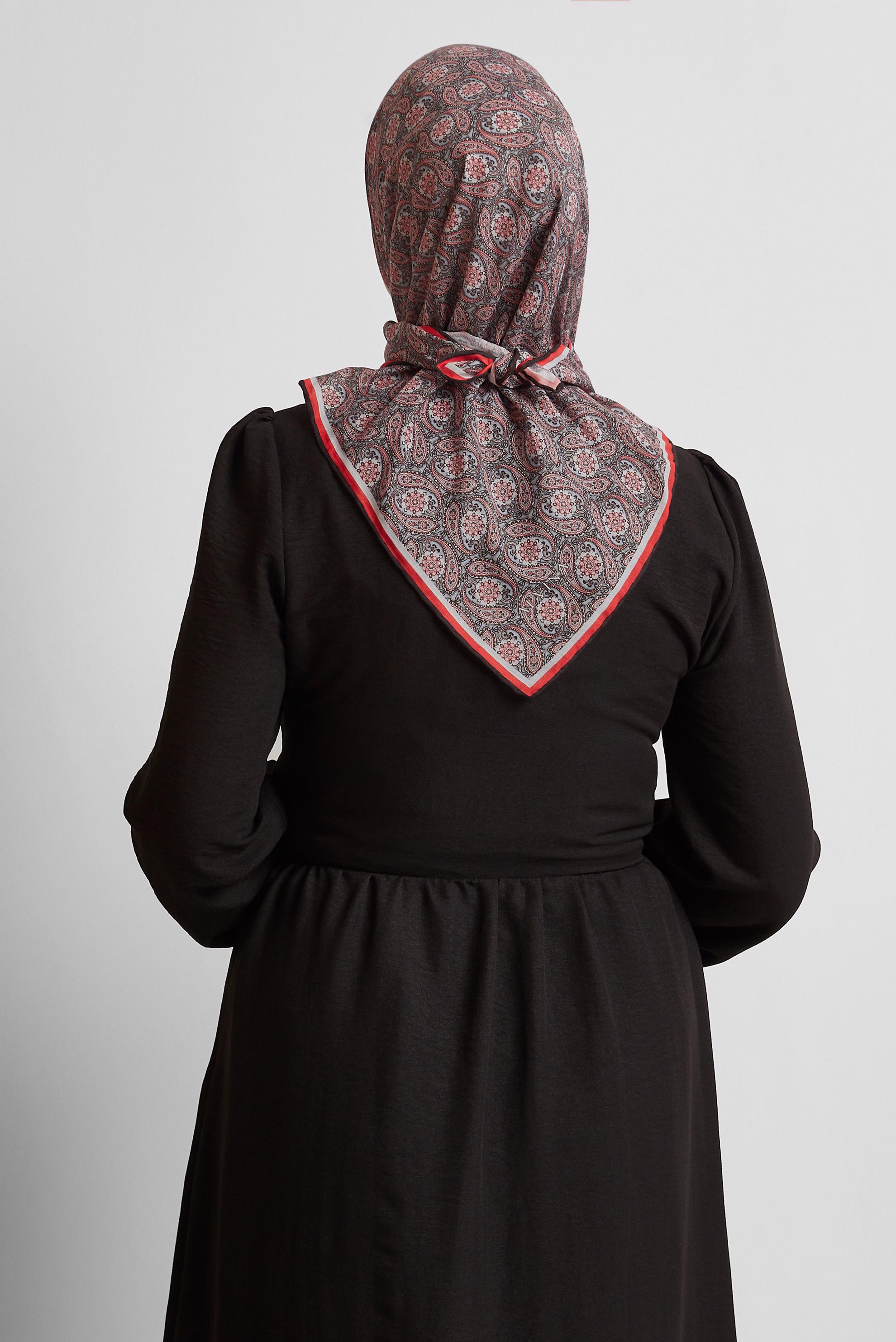 Tesettür giyim SİYAH ALVİNA DESENLİ EŞARP 8534