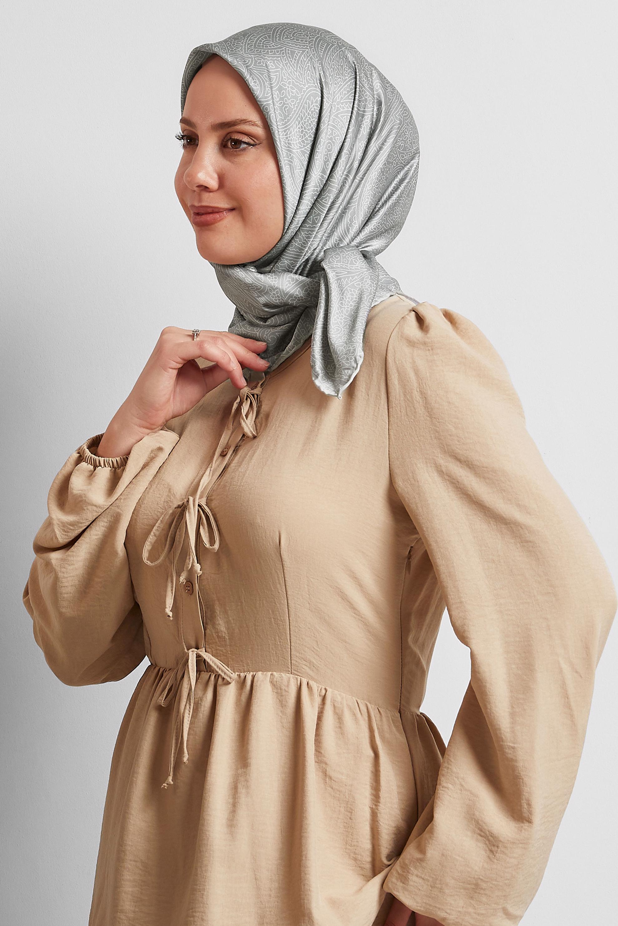 Tesettür giyim GÜMÜŞ ALVİNA EŞARP 8536