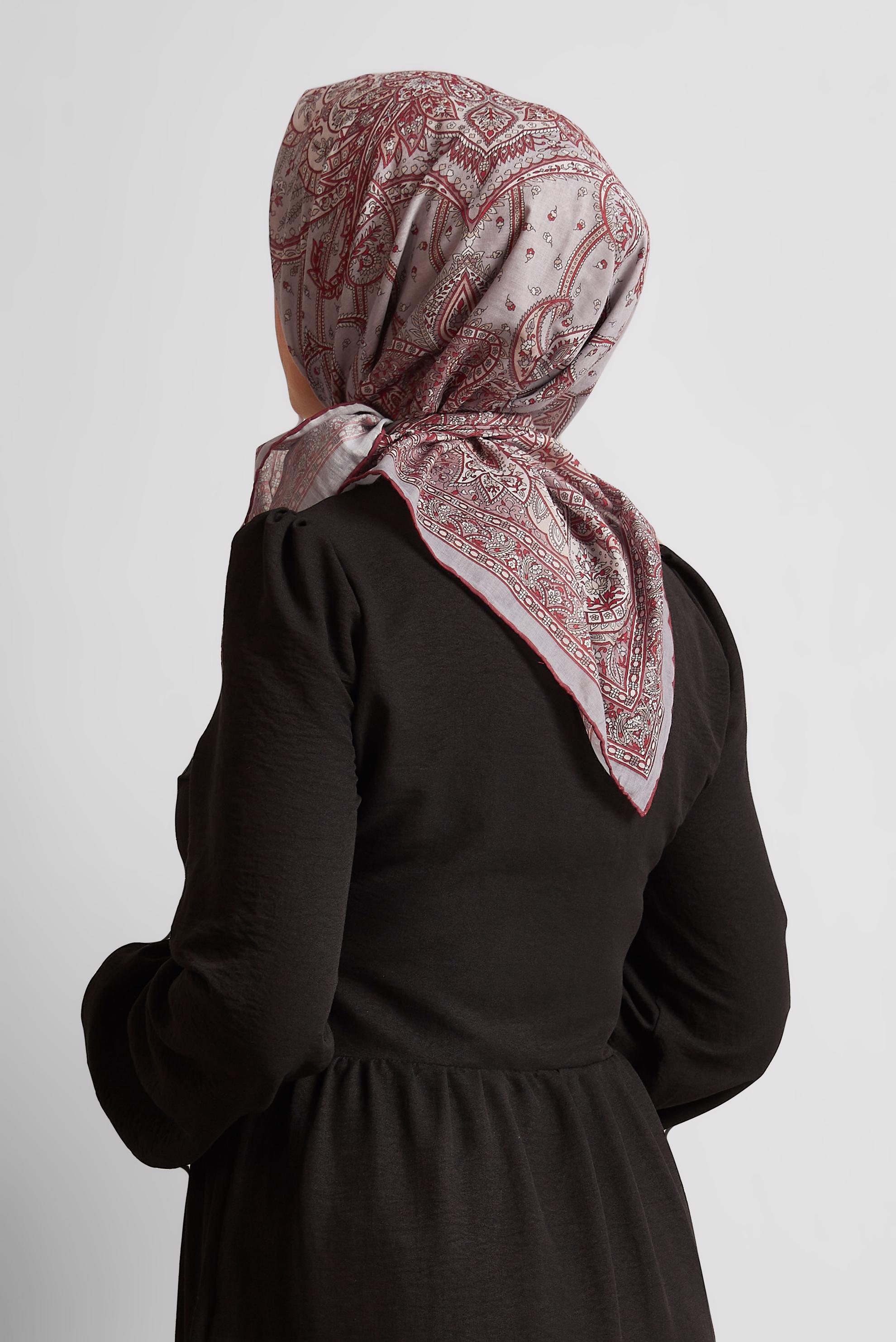 Tesettür giyim BEJ ALVİNA DESENLİ EŞARP 8537