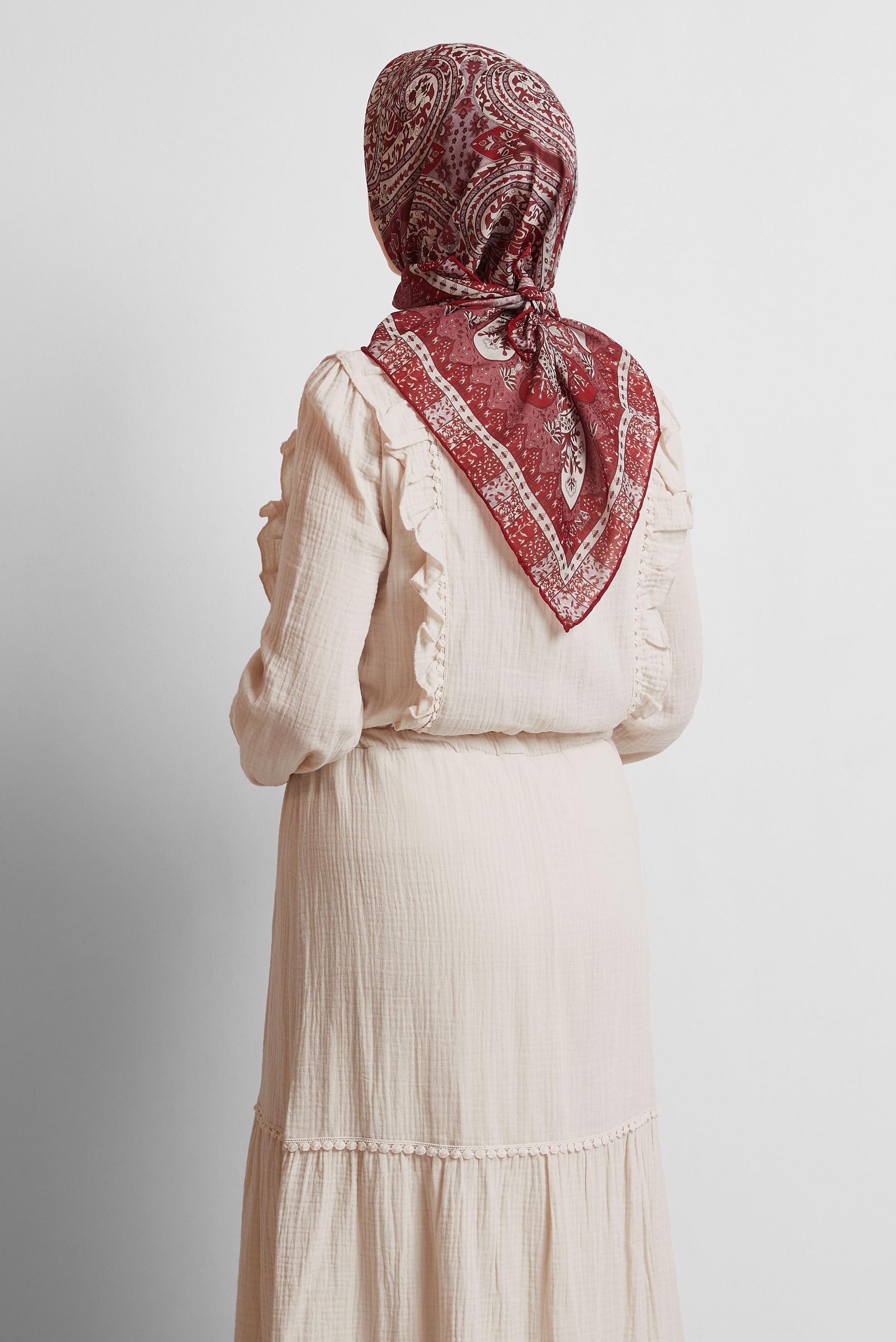 Tesettür giyim BORDO ALVİNA DESENLİ EŞARP 8538