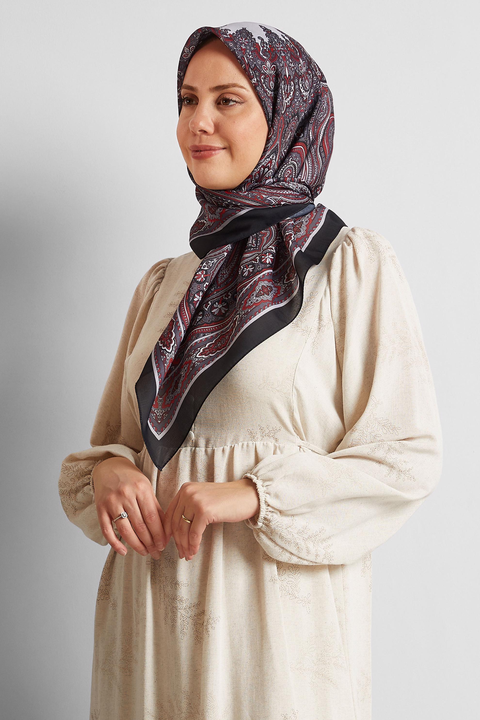 Tesettür giyim SİYAH ALVİNA DESENLİ EŞARP 8551