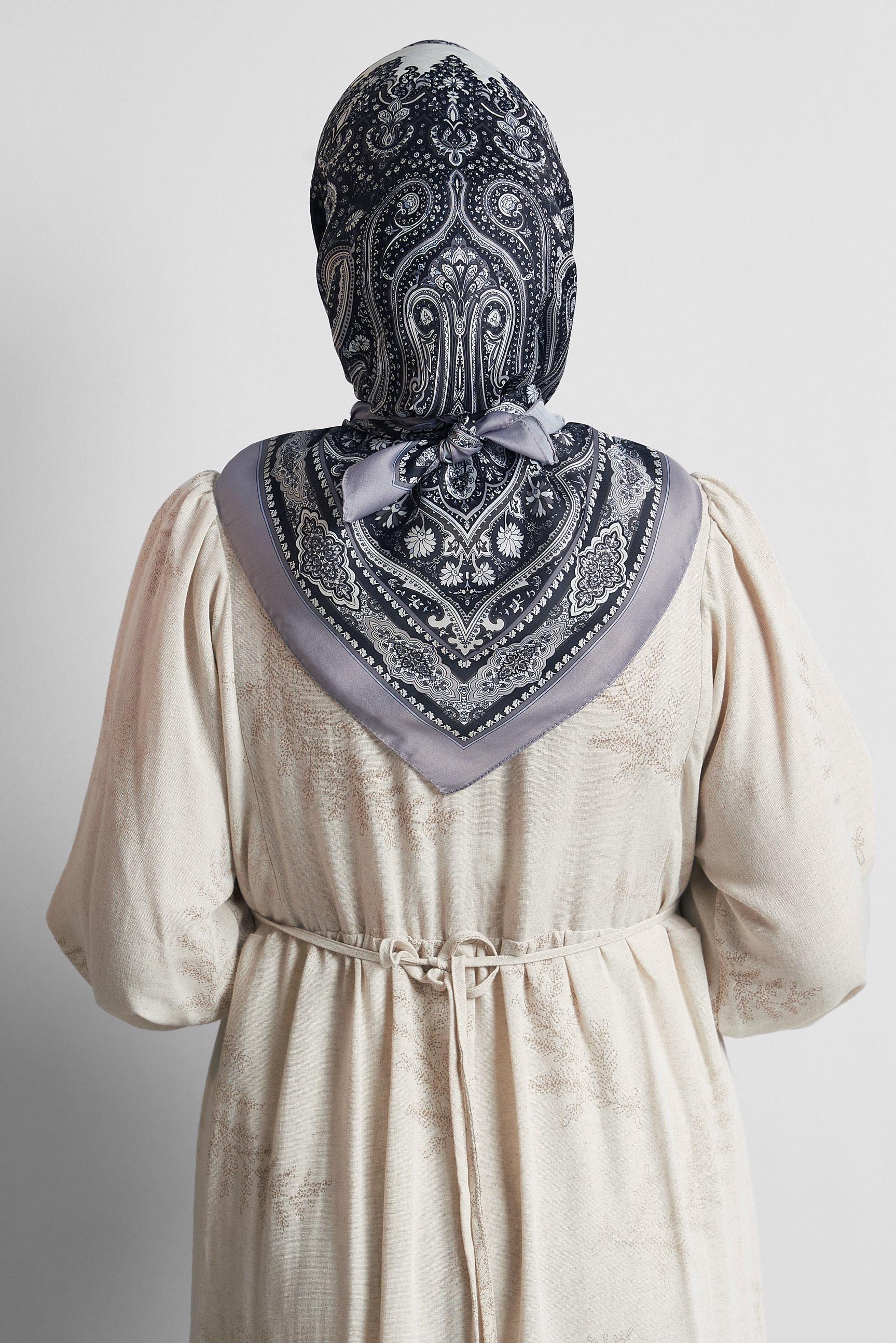 Tesettür giyim SİYAH ALVİNA DESENLİ EŞARP 8551