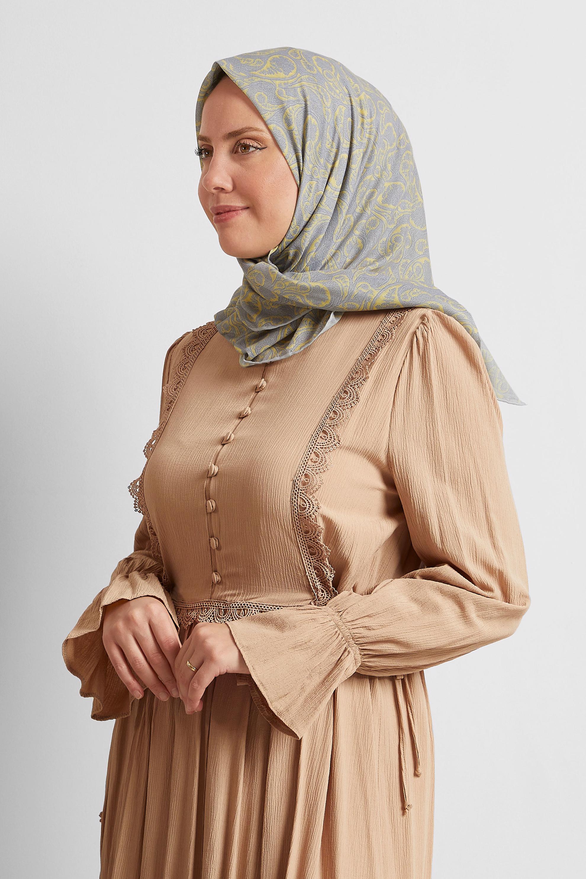 Tesettür giyim SARI ALVİNA DESENLİ EŞARP 8558