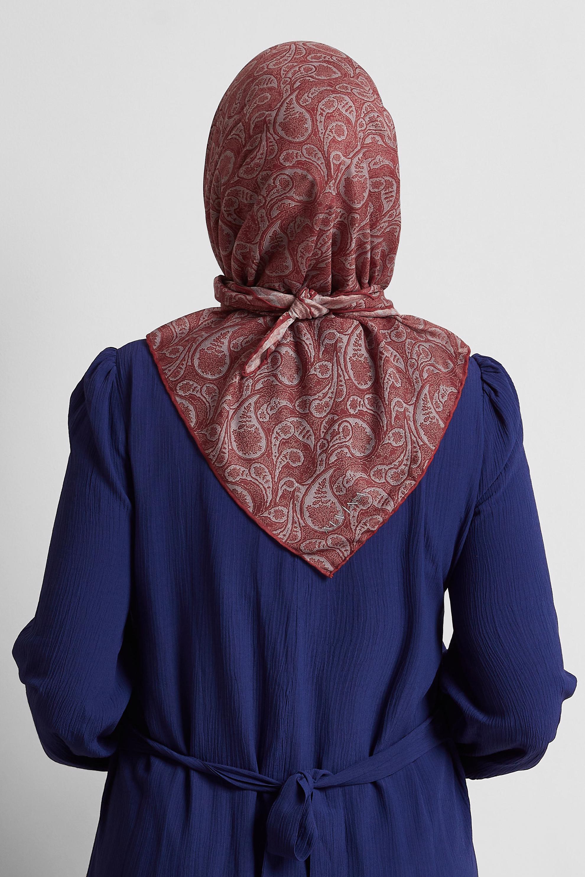 Tesettür giyim BORDO ALVİNA DESENLİ EŞARP 8558