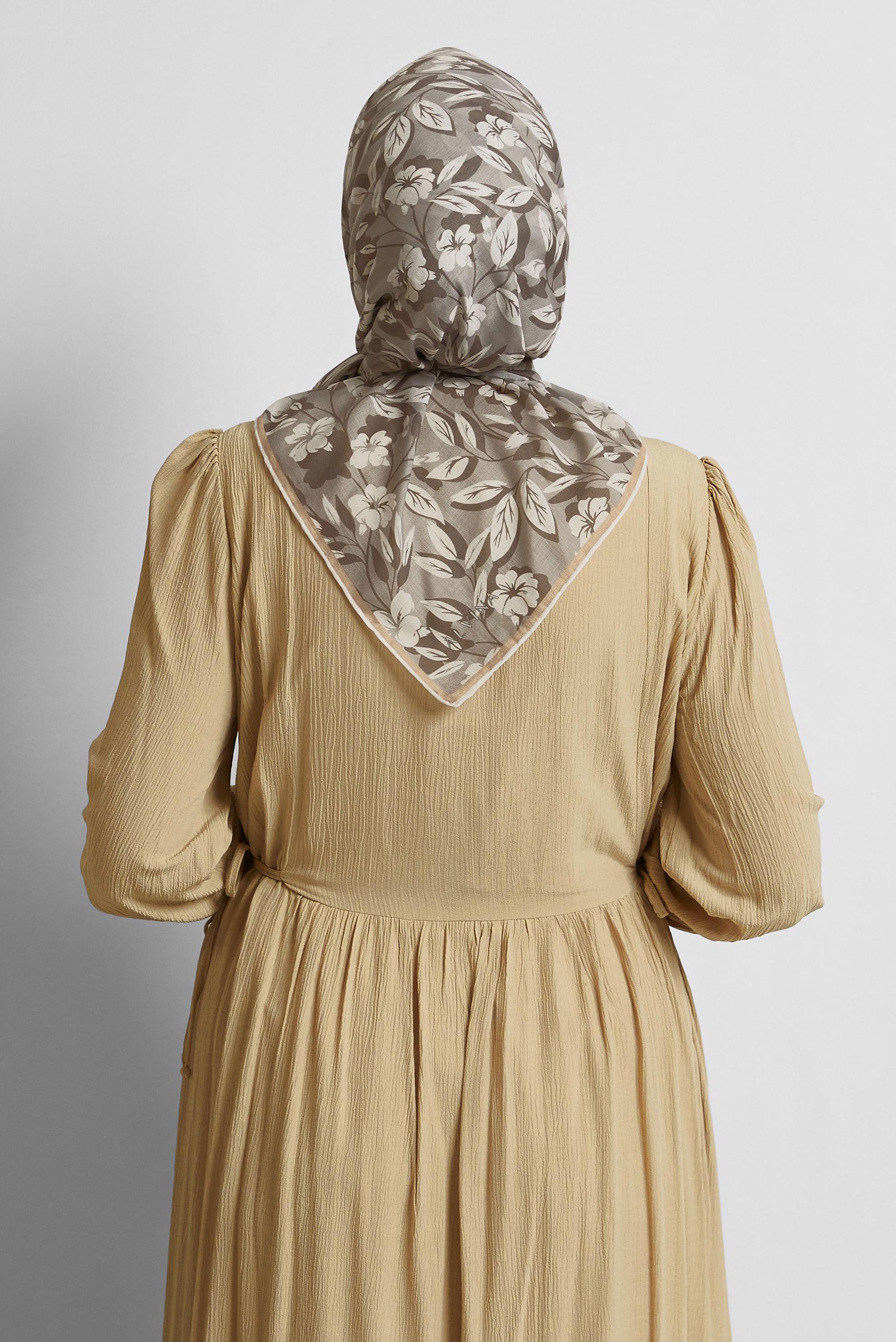 Tesettür giyim BEJ ALVİNA ÇİÇEK DESENLİ EŞARP 8560