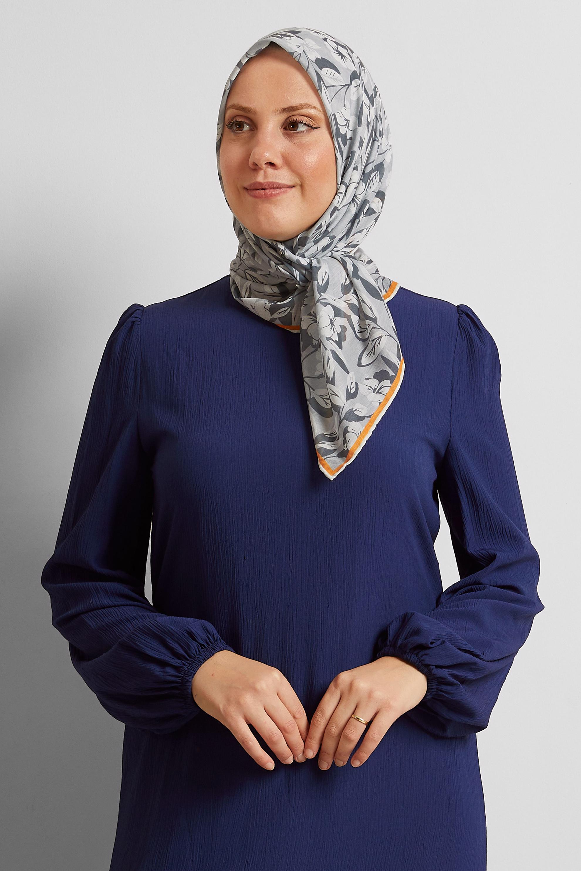 Tesettür giyim GÜMÜŞ ALVİNA ÇİÇEK DESENLİ EŞARP 8560