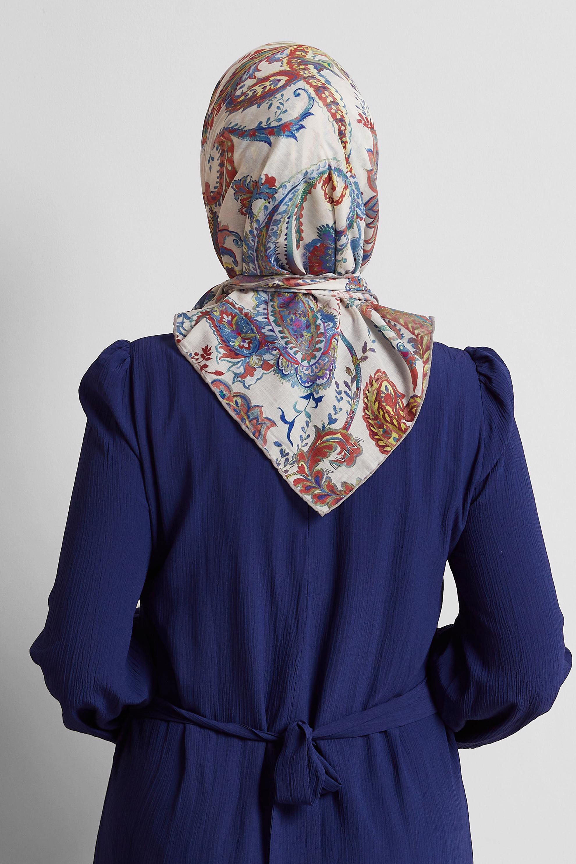 Tesettür giyim EKRU ALVİNA DESENLİ EŞARP 8561