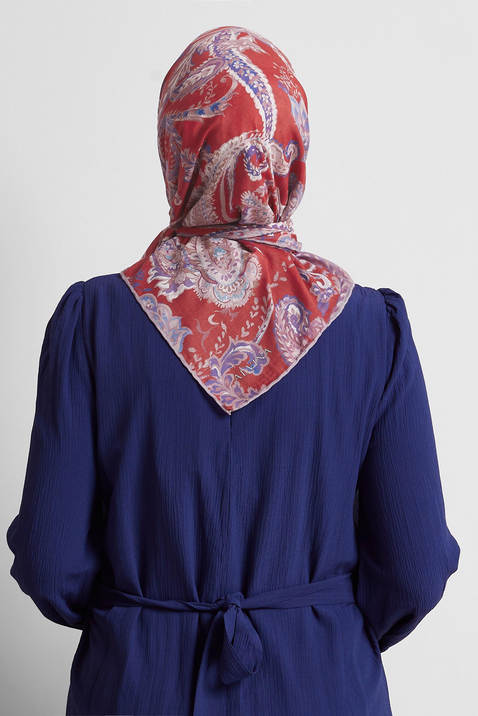 Tesettür giyim MOR ALVİNA DESENLİ EŞARP 8561