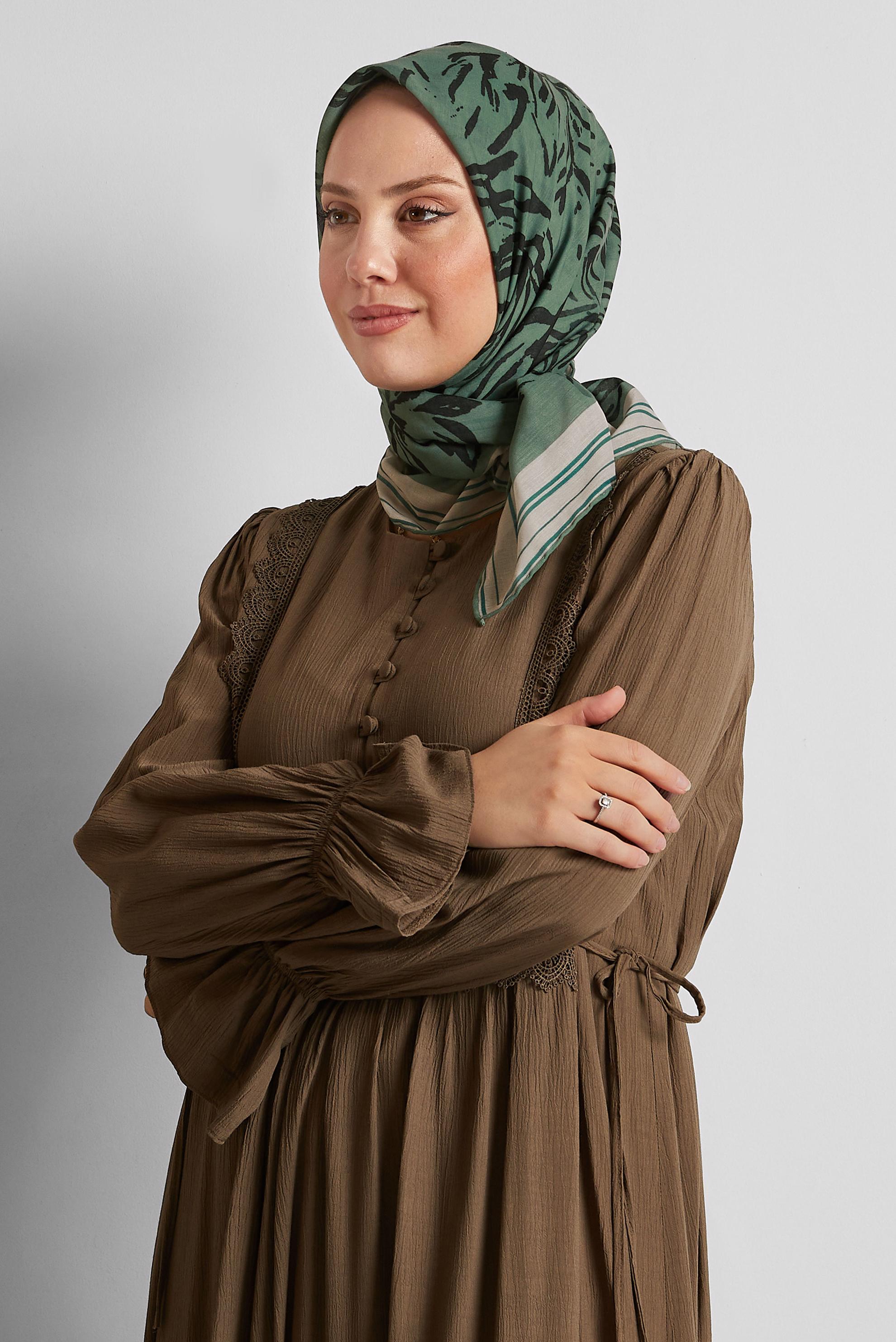 Tesettür giyim HAKİ ALVİNA DESENLİ EŞARP 8562